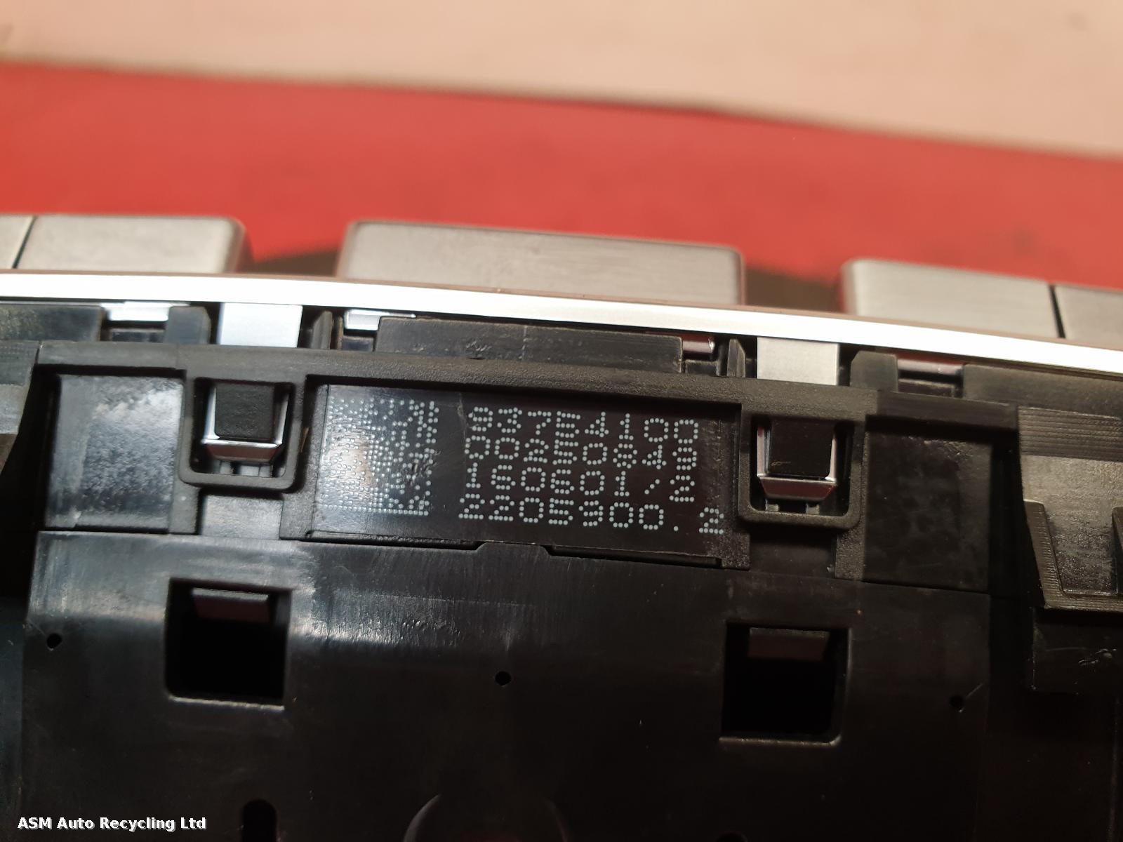 View Auto part Heater/AC Controller Mercedes E Class 2016