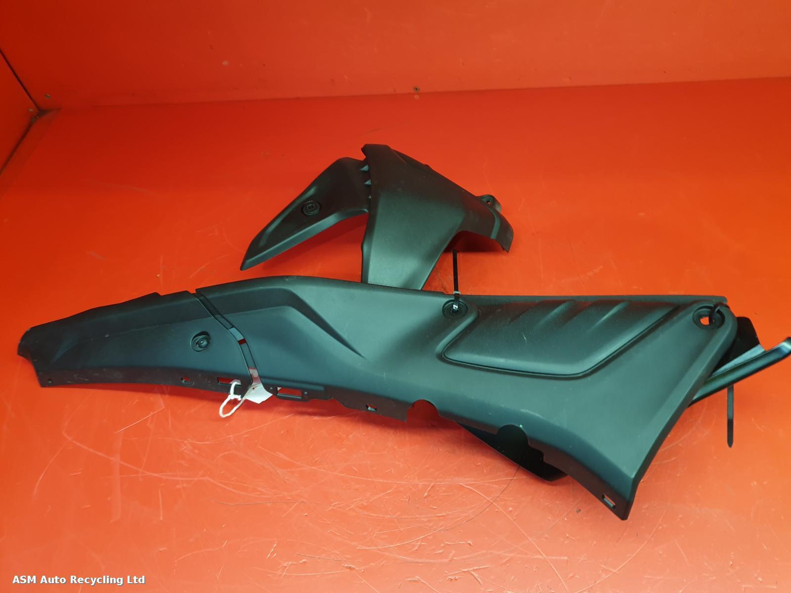 View Auto part Side Panel Right Yamaha Mt 125 2023