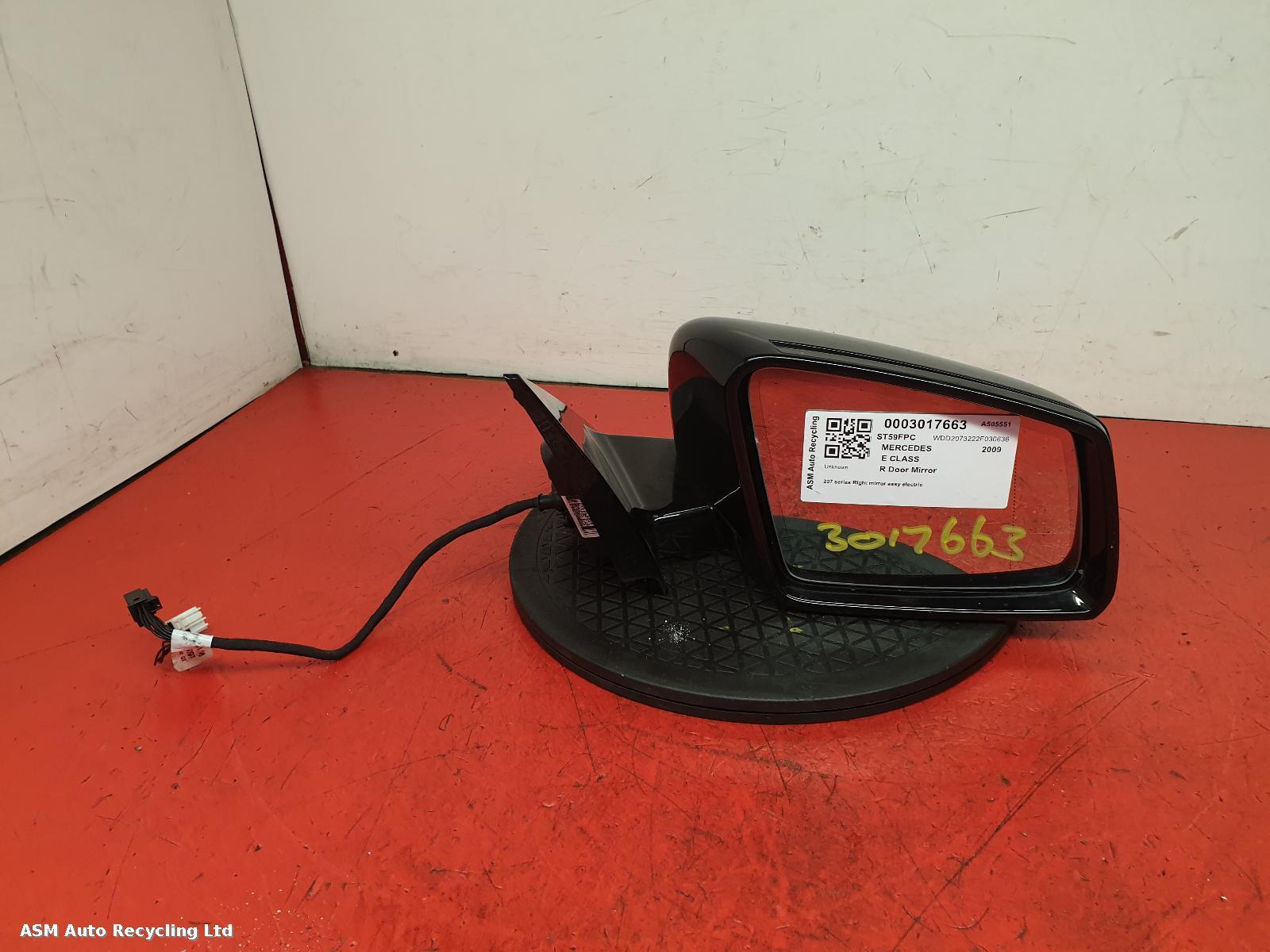 View Auto part R Door Mirror Mercedes E Class 2009
