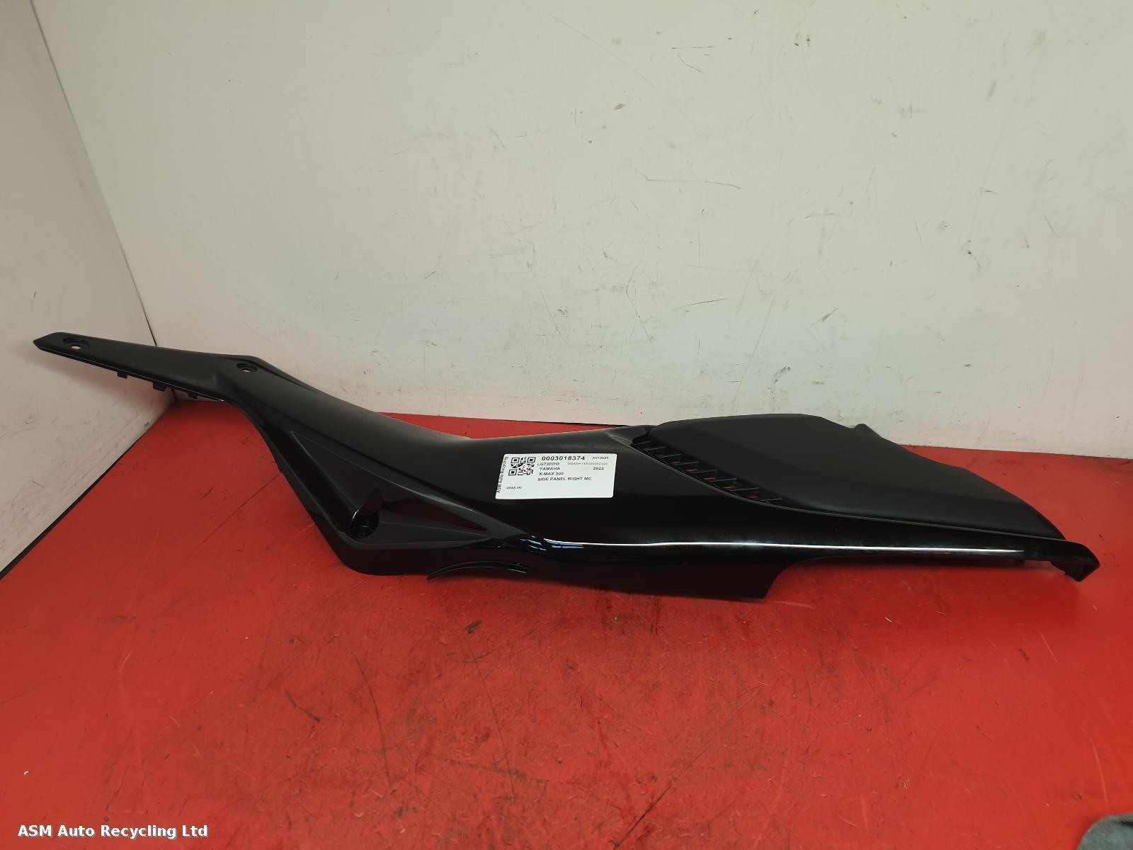 View Auto part Side Panel Right Yamaha X-max 300 2023
