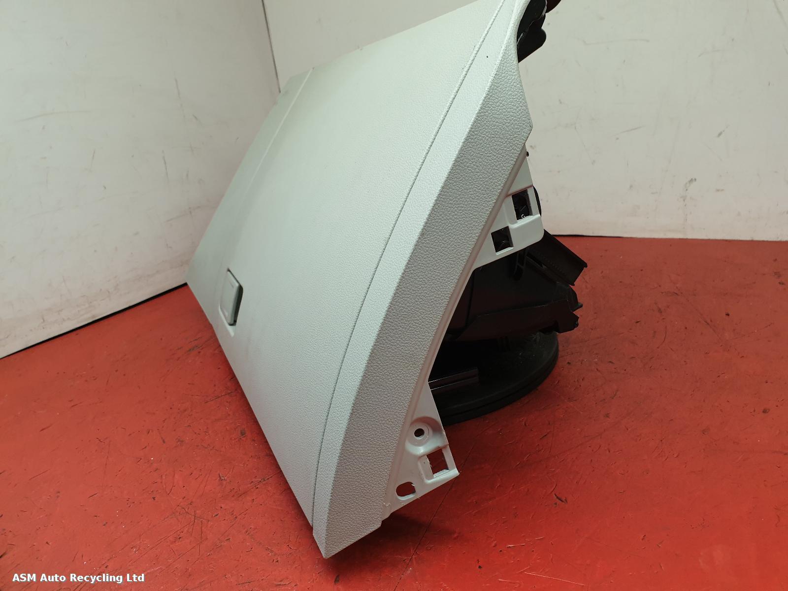 View Auto part Glove Box Volkswagen Polo 2021