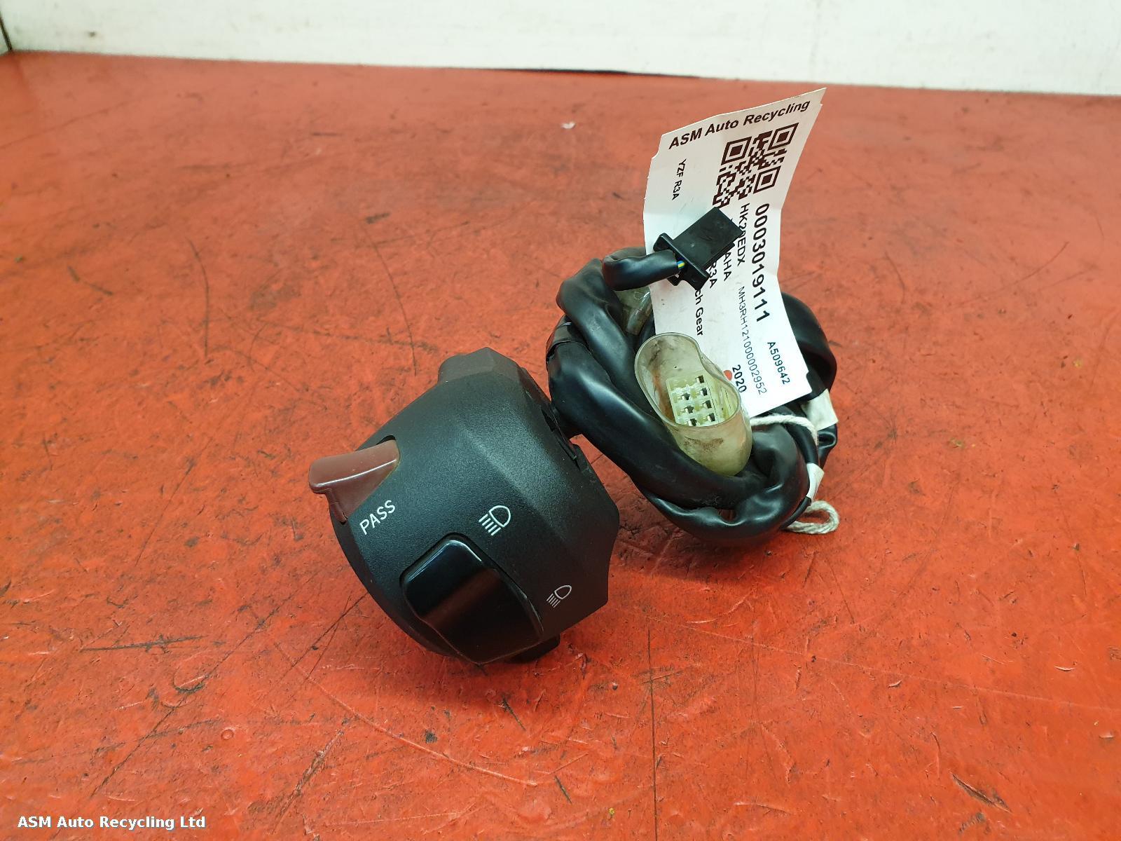 View Auto part LH Switch Gear Yamaha Yzf R3a 2020