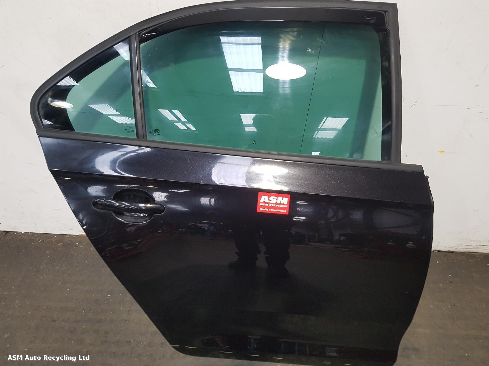 View Auto part R Rear Door Skoda Rapid 2015