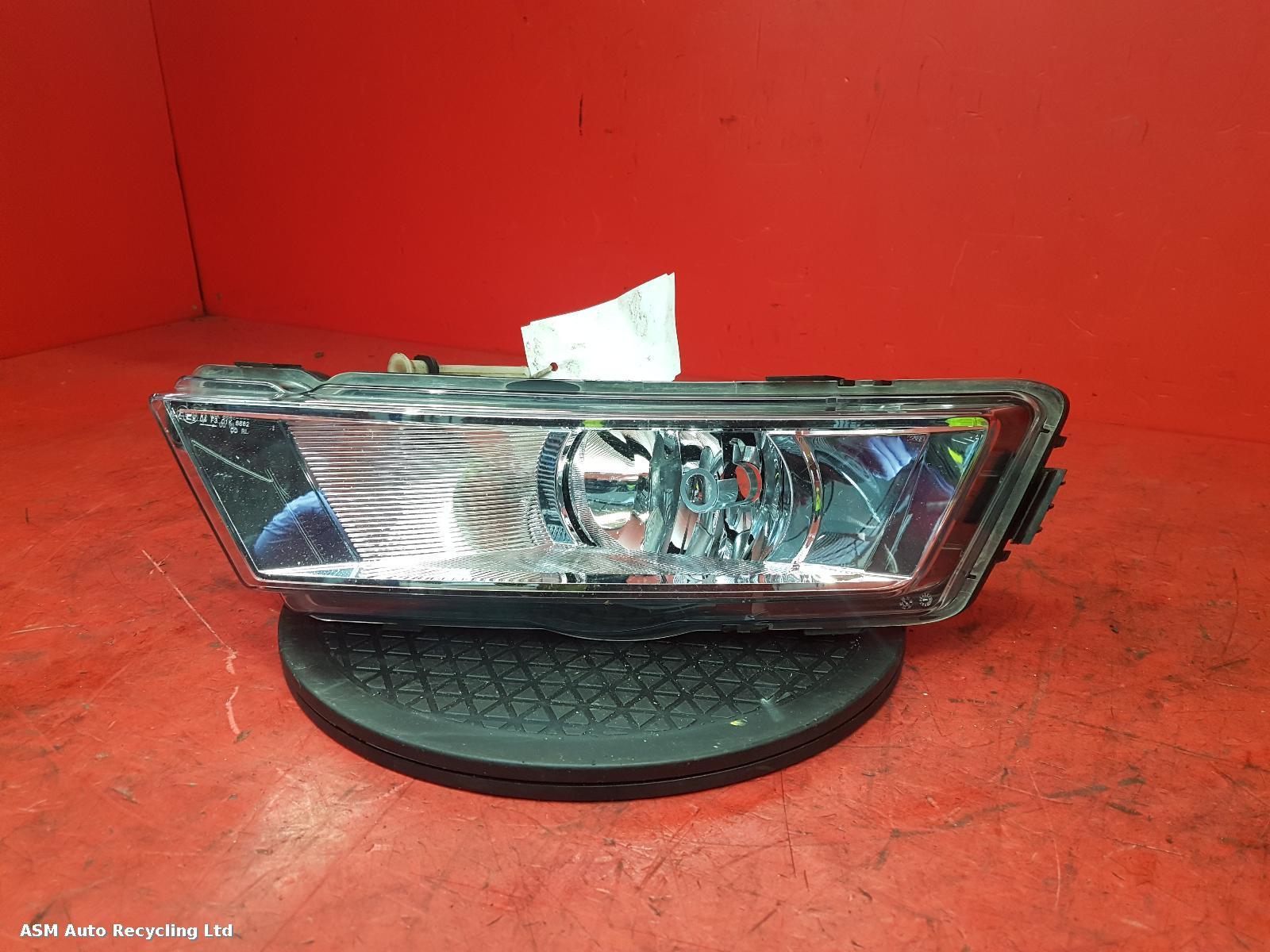 View Auto part Fog Lamp Skoda Rapid 2015