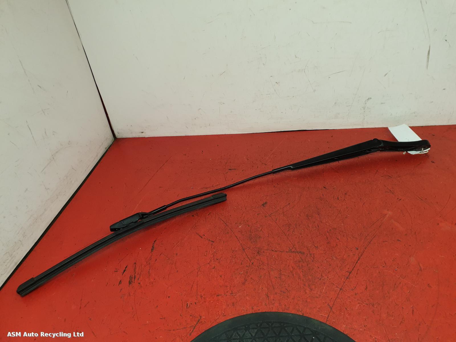 View Auto part Wiper Arm Skoda Rapid 2015