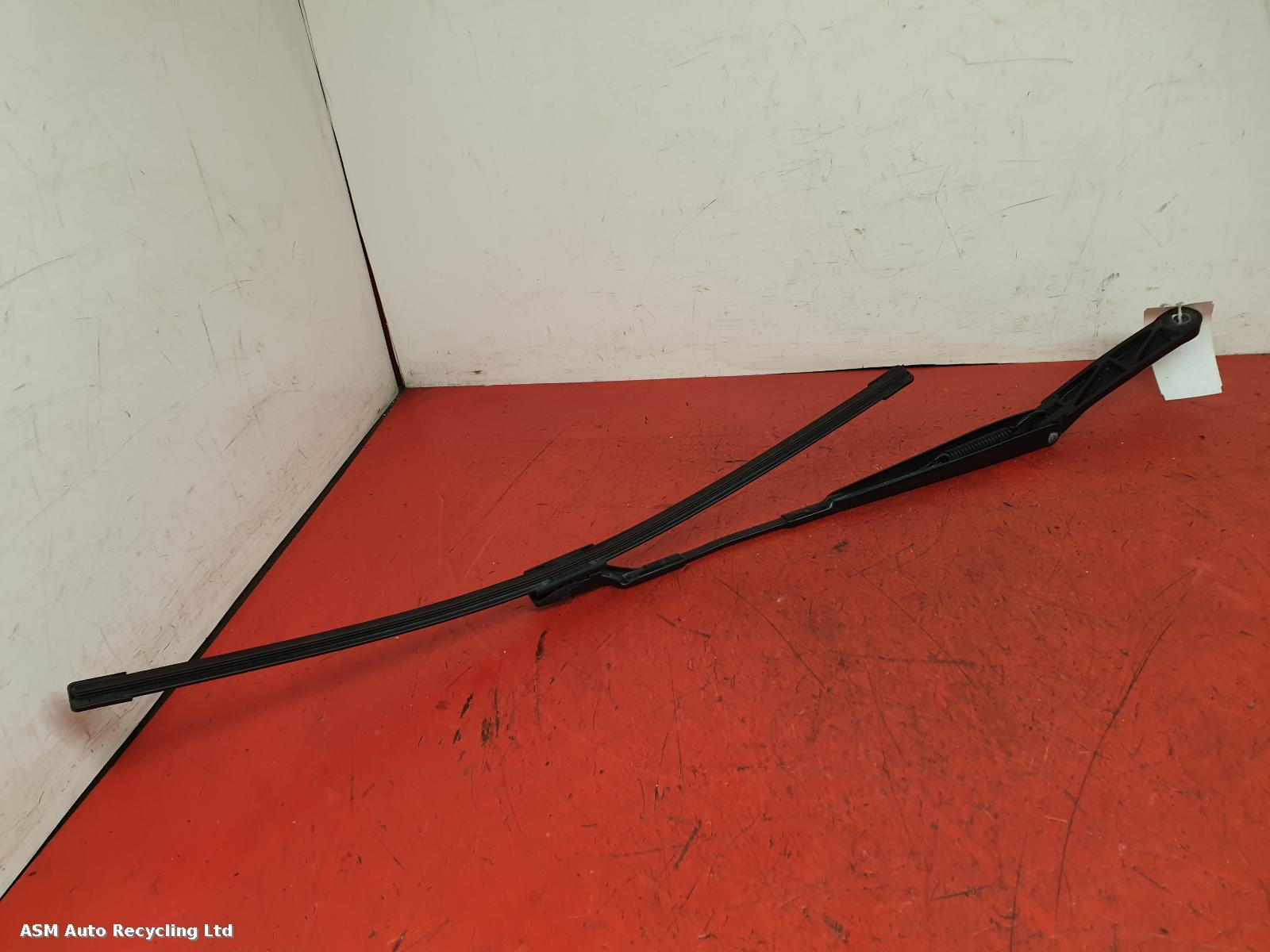 View Auto part Wiper Arm Skoda Rapid 2015