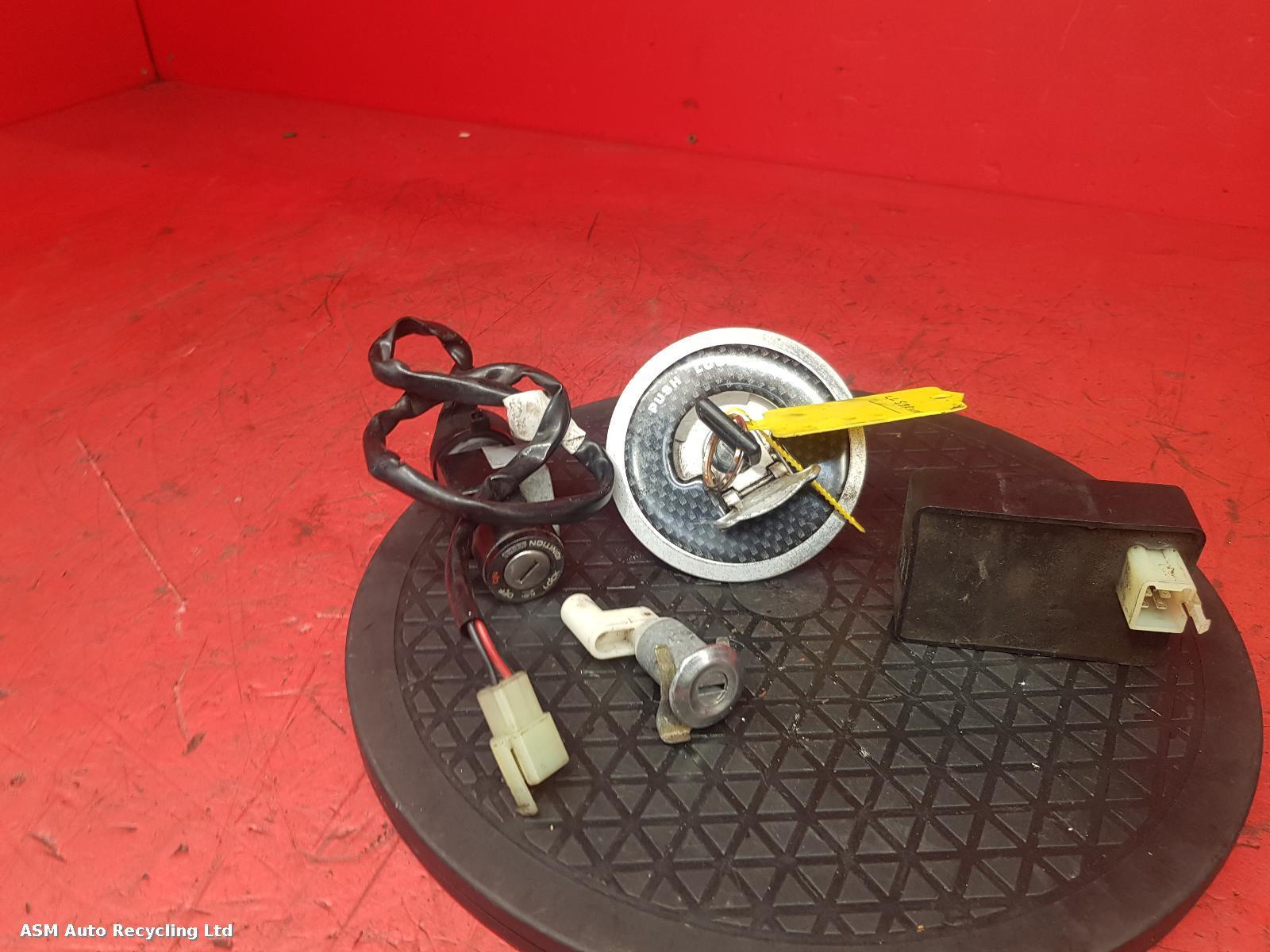 View Auto part Comp.Lock Set + Keys Honda Cbr 2004