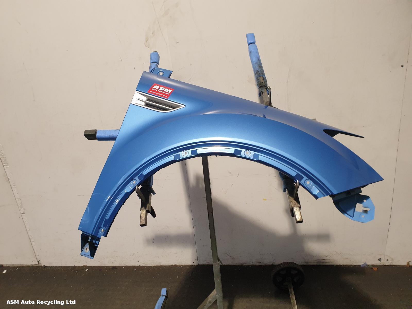View Auto part R Wing Ford Kuga 2009