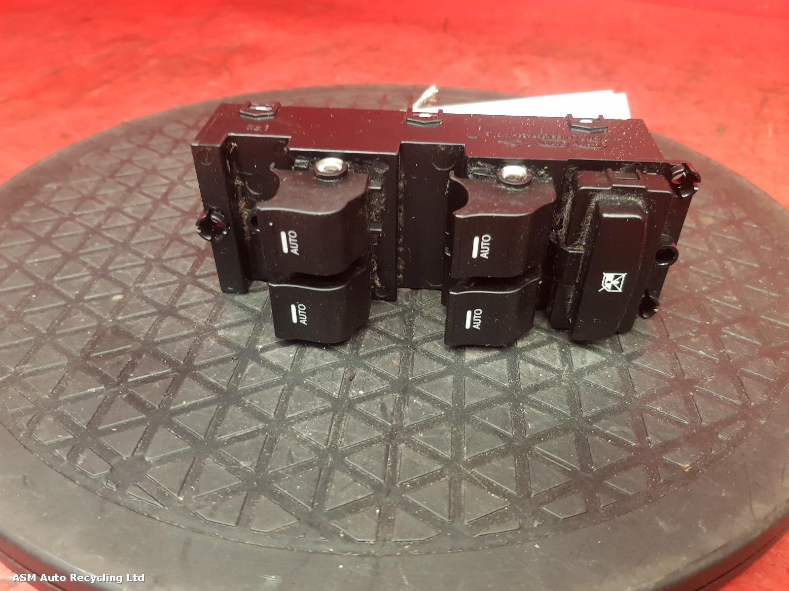 View Auto part Elect. Window Switch Hyundai I40 2016