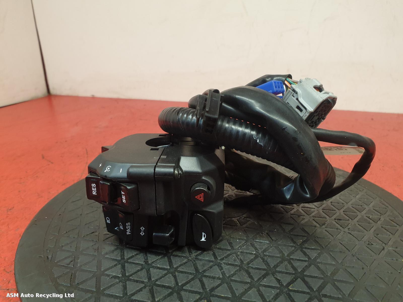 View Auto part LH Switch Gear Yamaha Tracer 9 2022