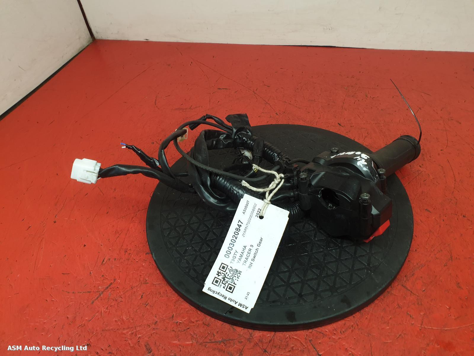 View Auto part RH Switch Gear Yamaha Tracer 9 2022