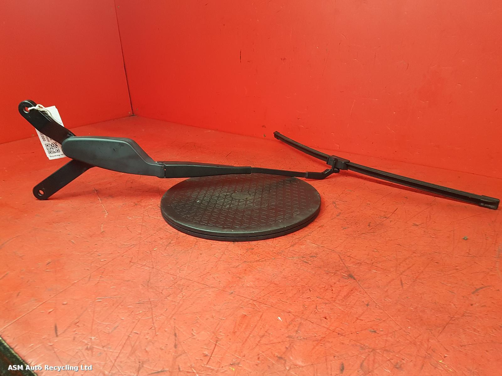 View Auto part Wiper Arm Mercedes C Class 2010