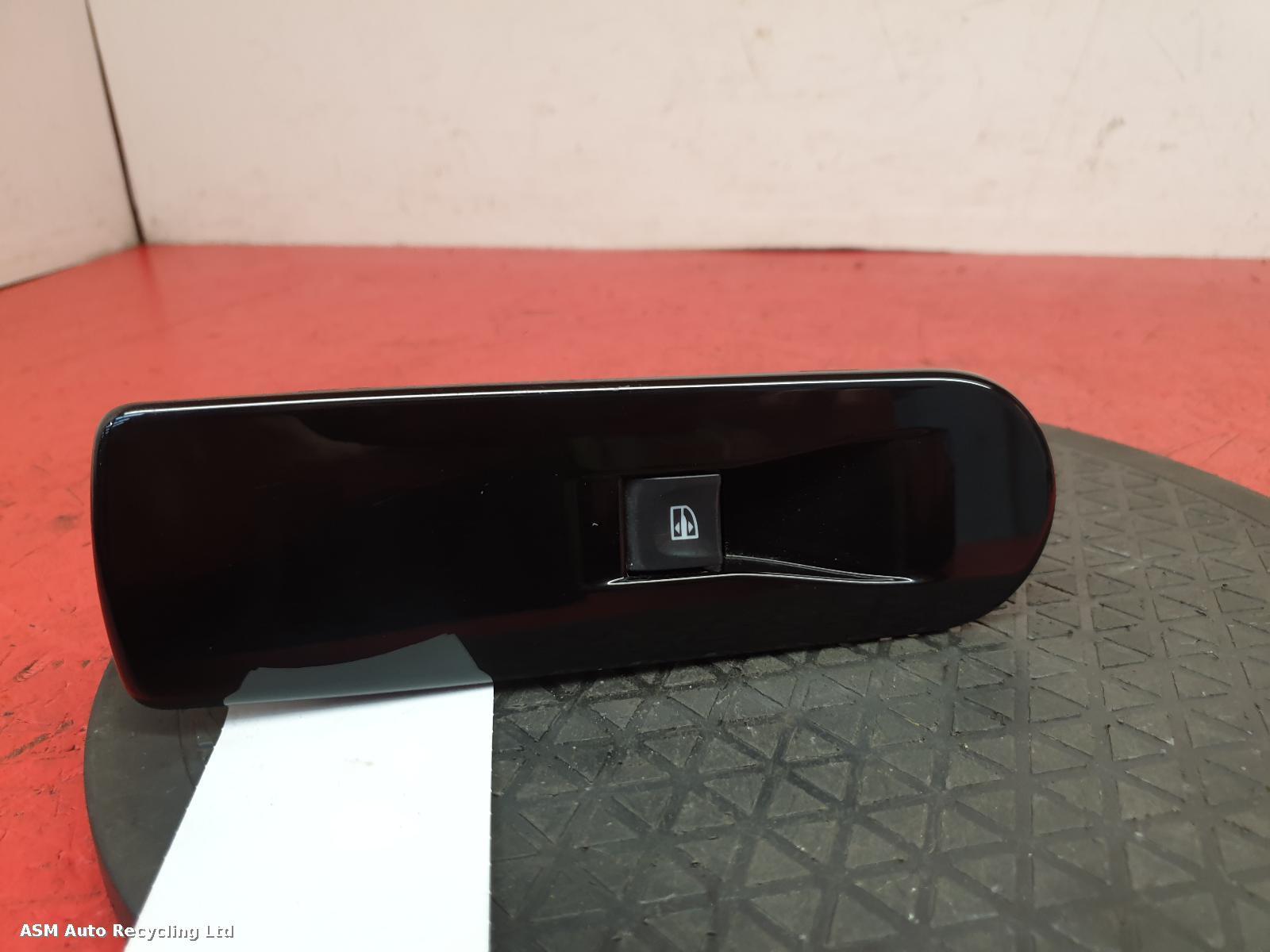View Auto part Elect. Window Switch Renault Clio 2014