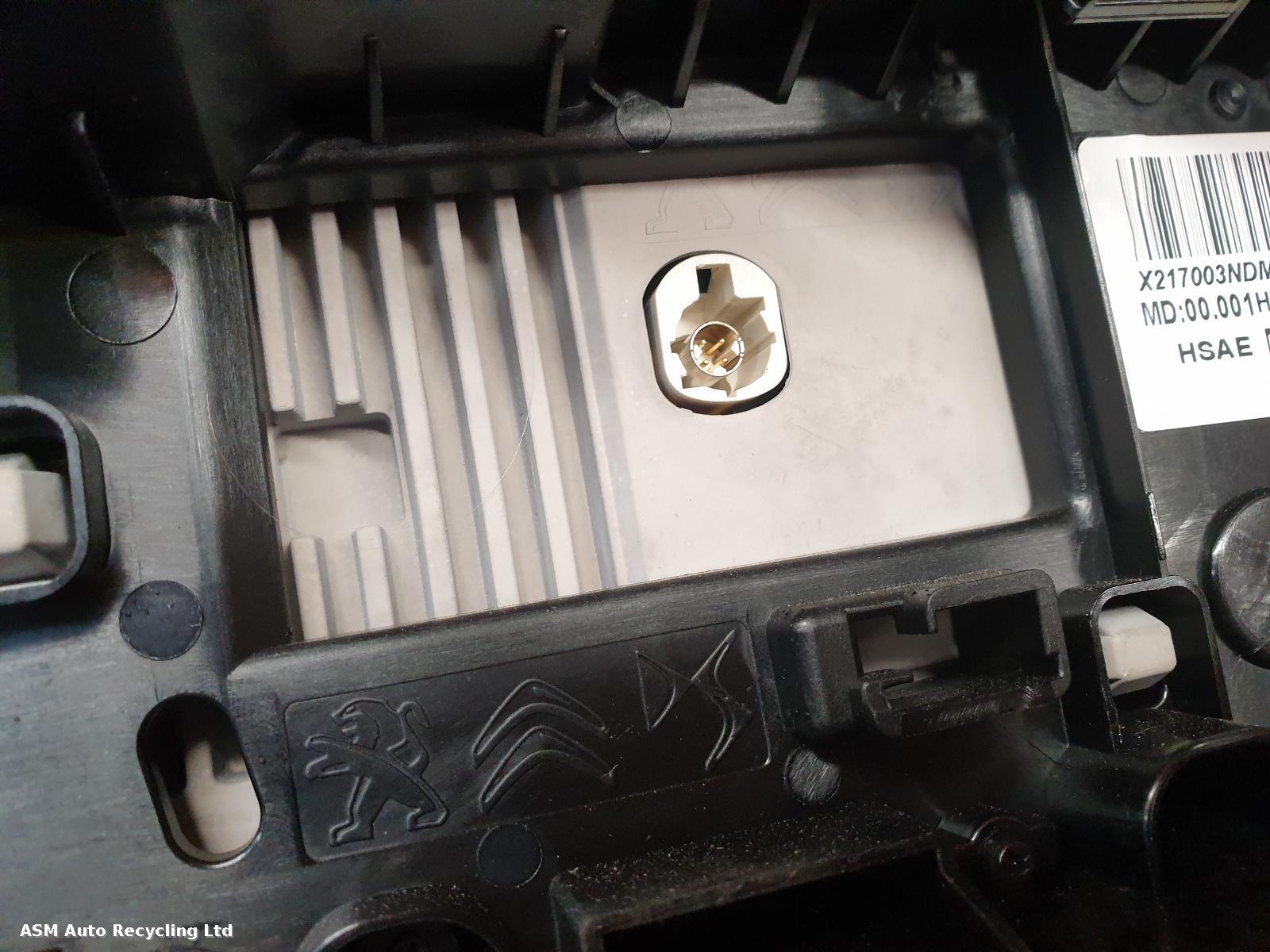 View Auto part Radio Display Peugeot 2008 2021