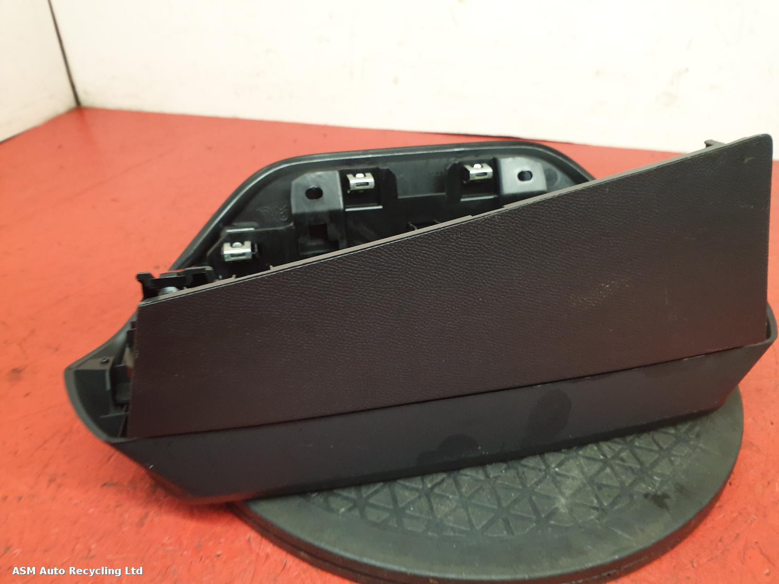 View Auto part Radio Display Peugeot 2008 2021