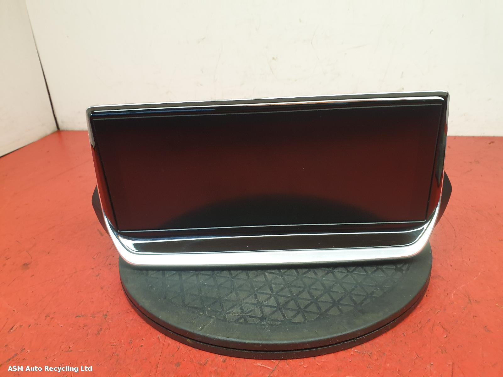 View Auto part Radio Display Peugeot 2008 2021