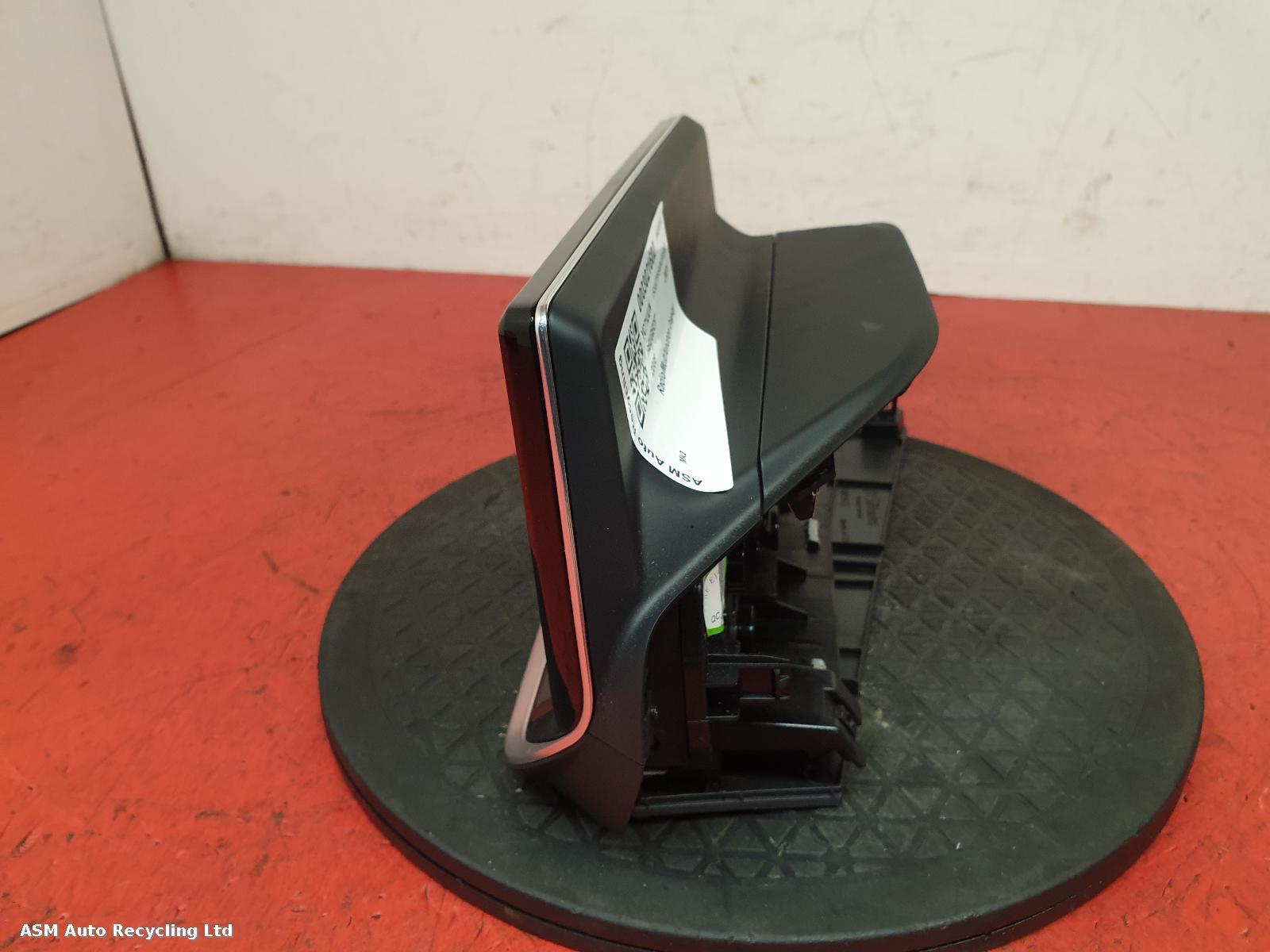 View Auto part Radio Display Peugeot 2008 2021
