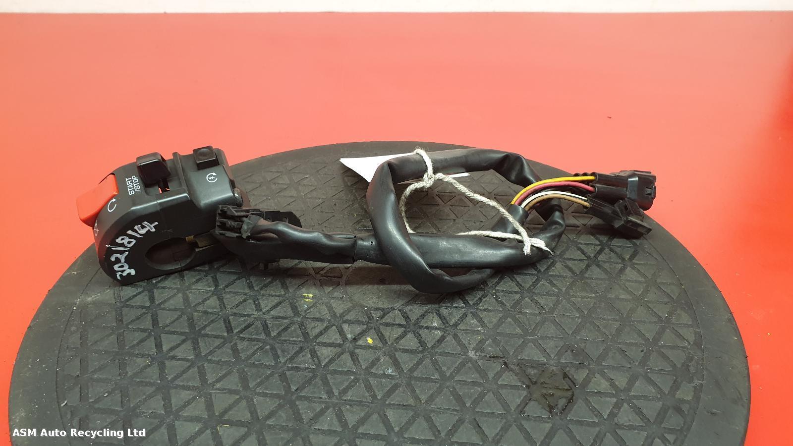 View Auto part RH Switch Gear Kawasaki Zx 636 2005