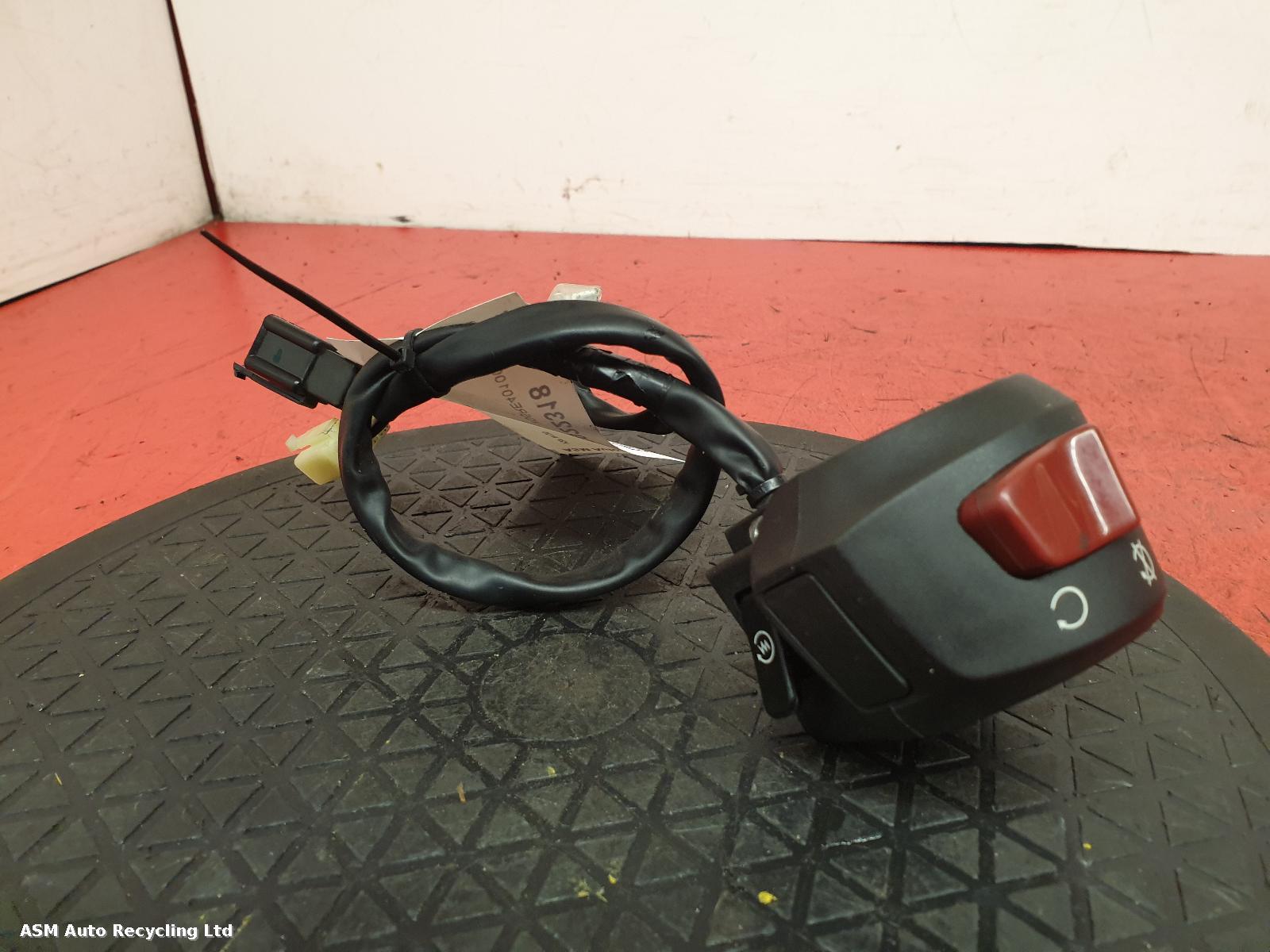 View Auto part RH Switch Gear Yamaha Yzf R125 2022