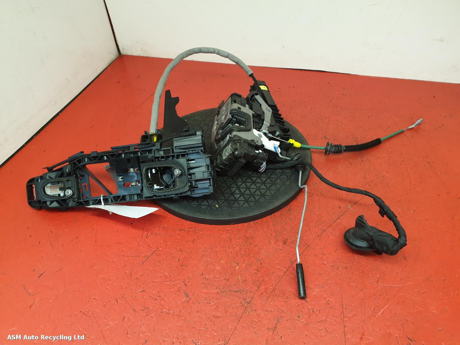 View Auto part Door Lock Assembly Mercedes C Class 2021