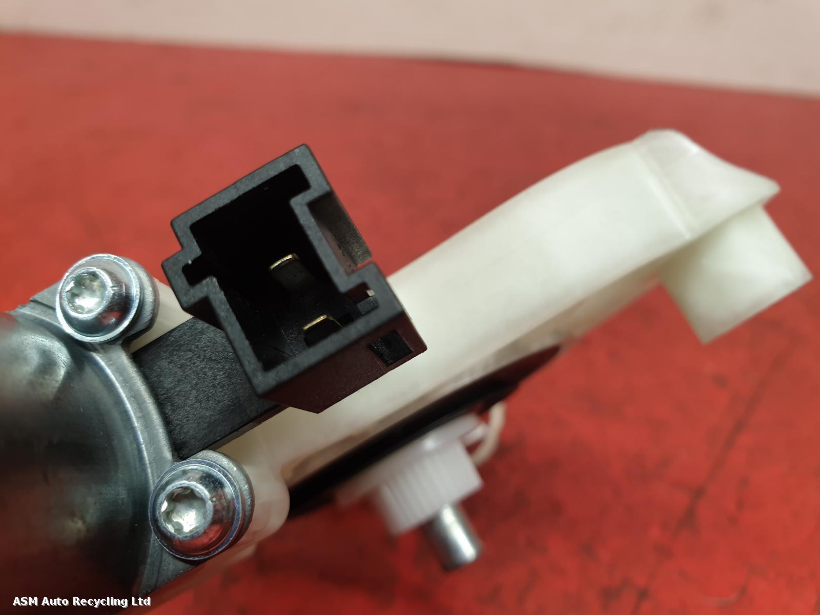 View Auto part RF Door Window Motor Mercedes C Class 2021