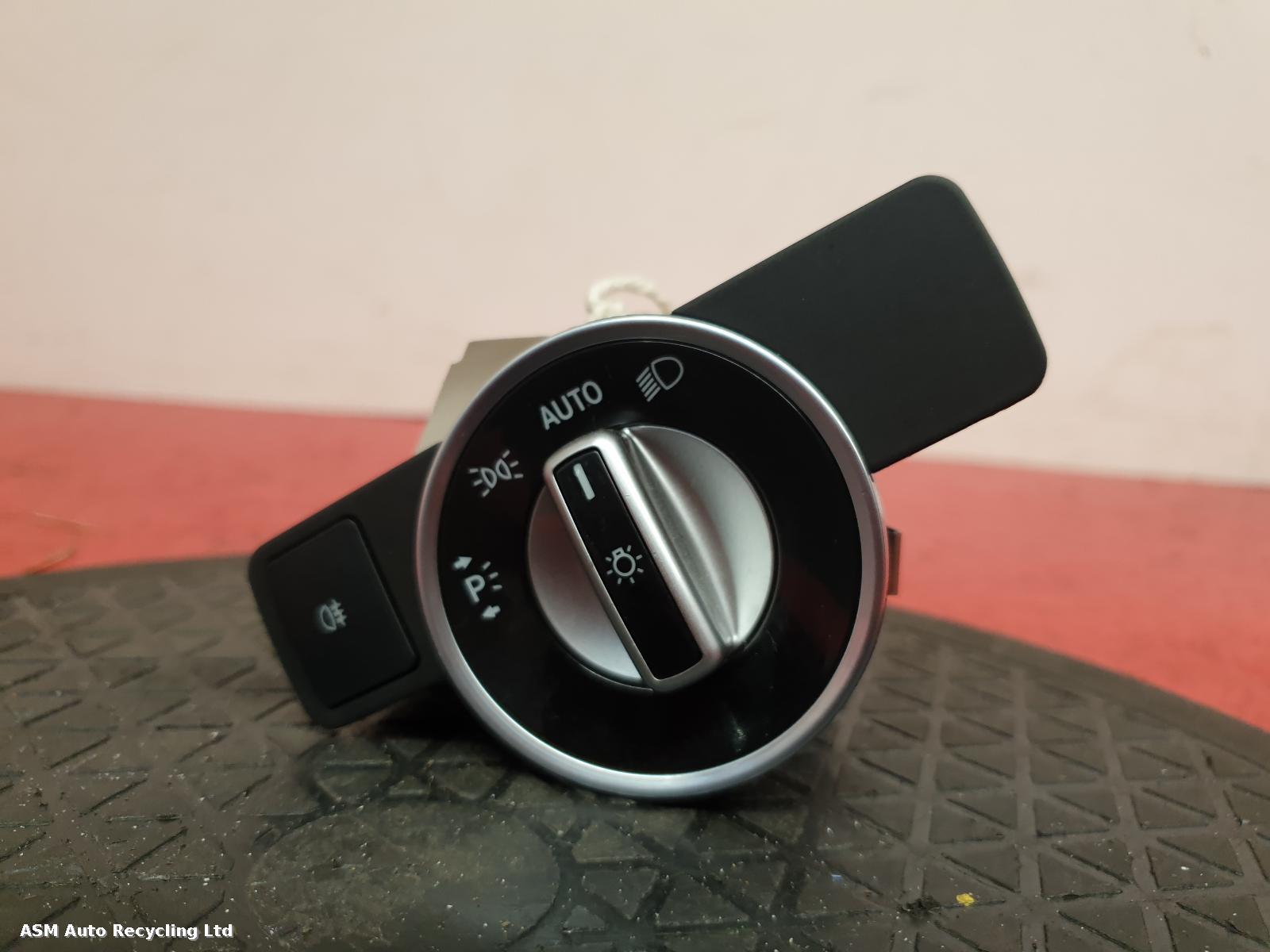 View Auto part Headlight Switch Mercedes Cla 2013
