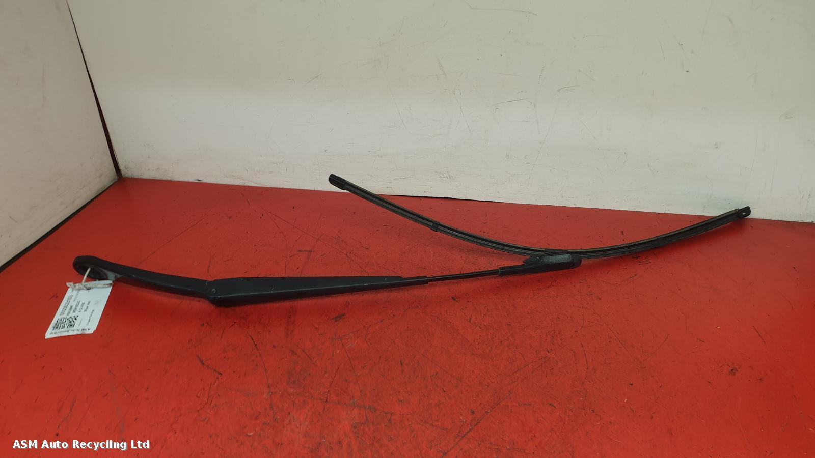 View Auto part Wiper Arm Mercedes A Class 2013