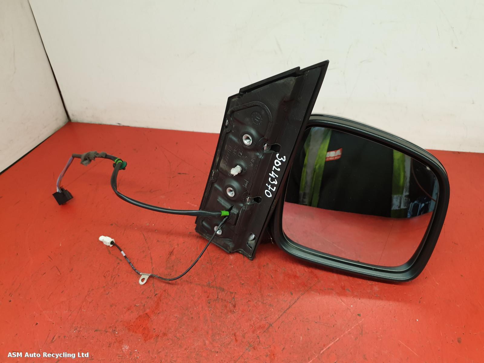View Auto part R Door Mirror Volkswagen Caddy 2017
