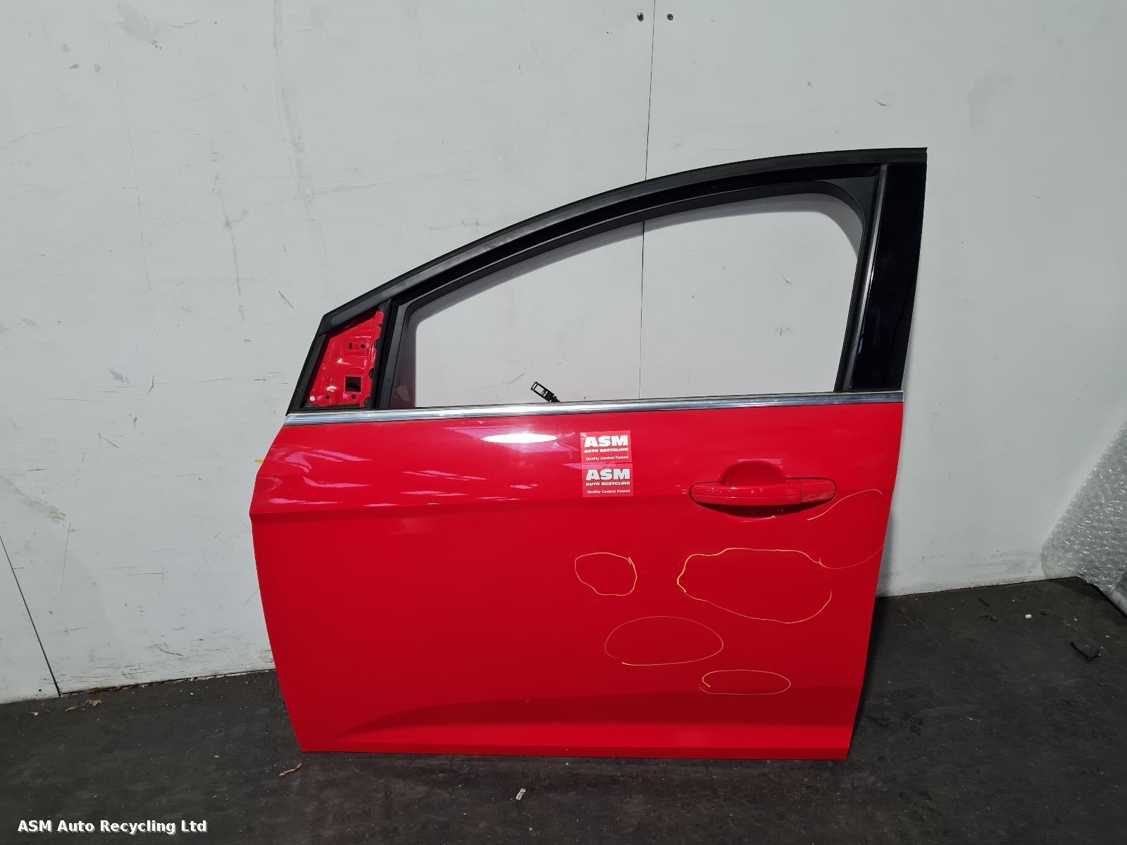 View Auto part L Front Door Ford Focus 2014
