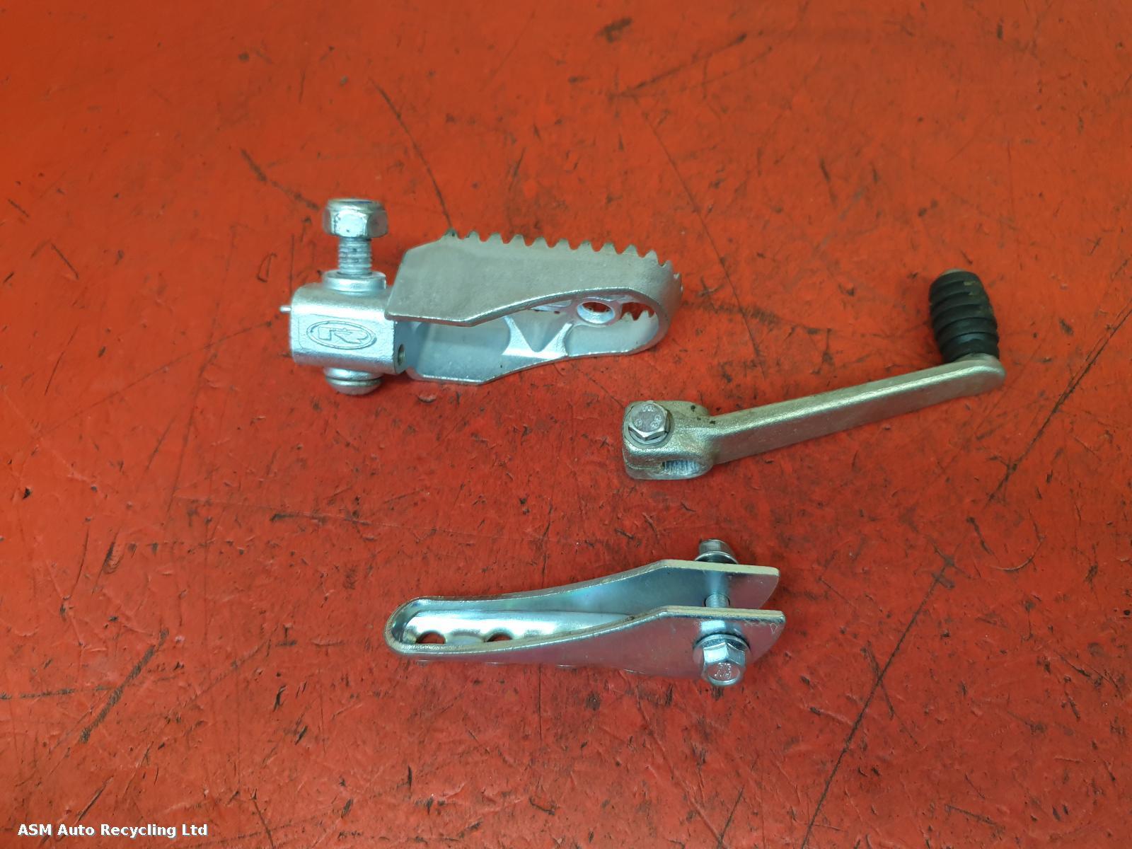 View Auto part Left Footrest Rieju Mrt 50 2023