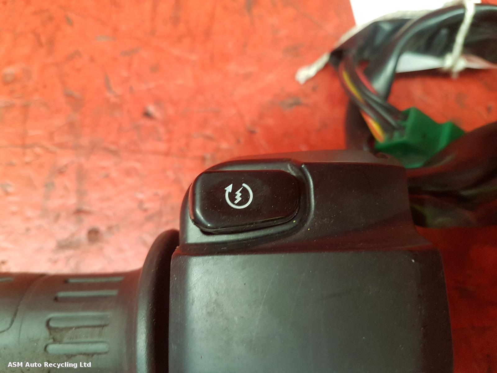 View Auto part RH Switch Gear Kawasaki Bx 125 2020