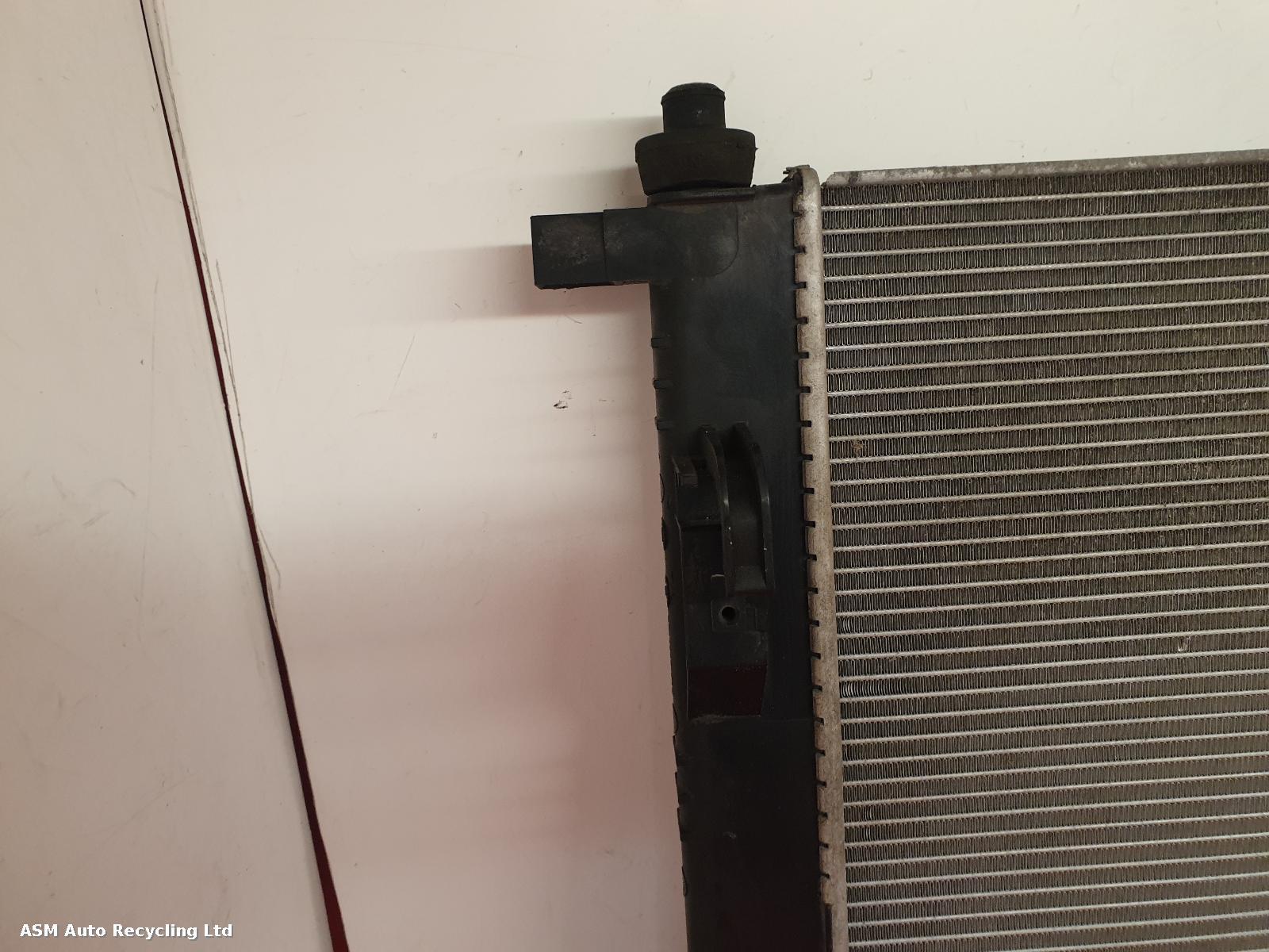 View Auto part Radiator Renault Clio 2013