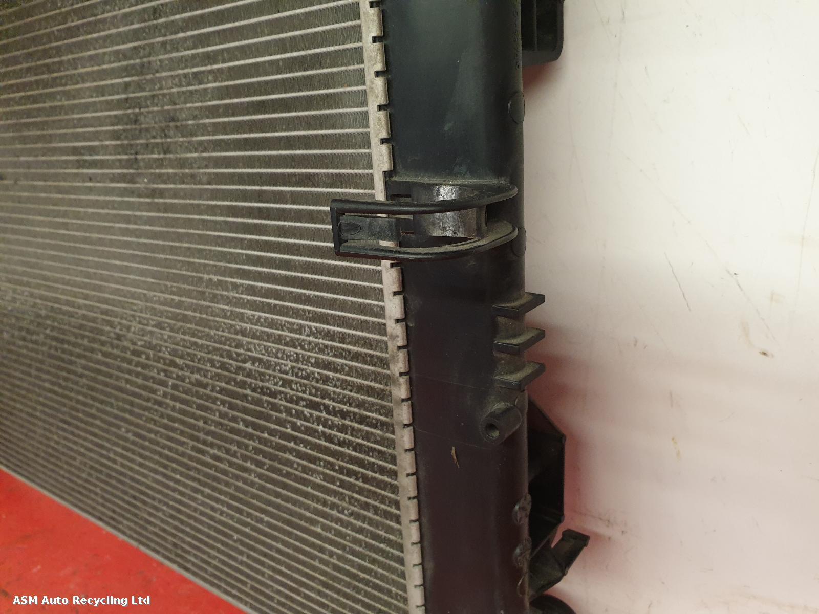 View Auto part Radiator Renault Clio 2013