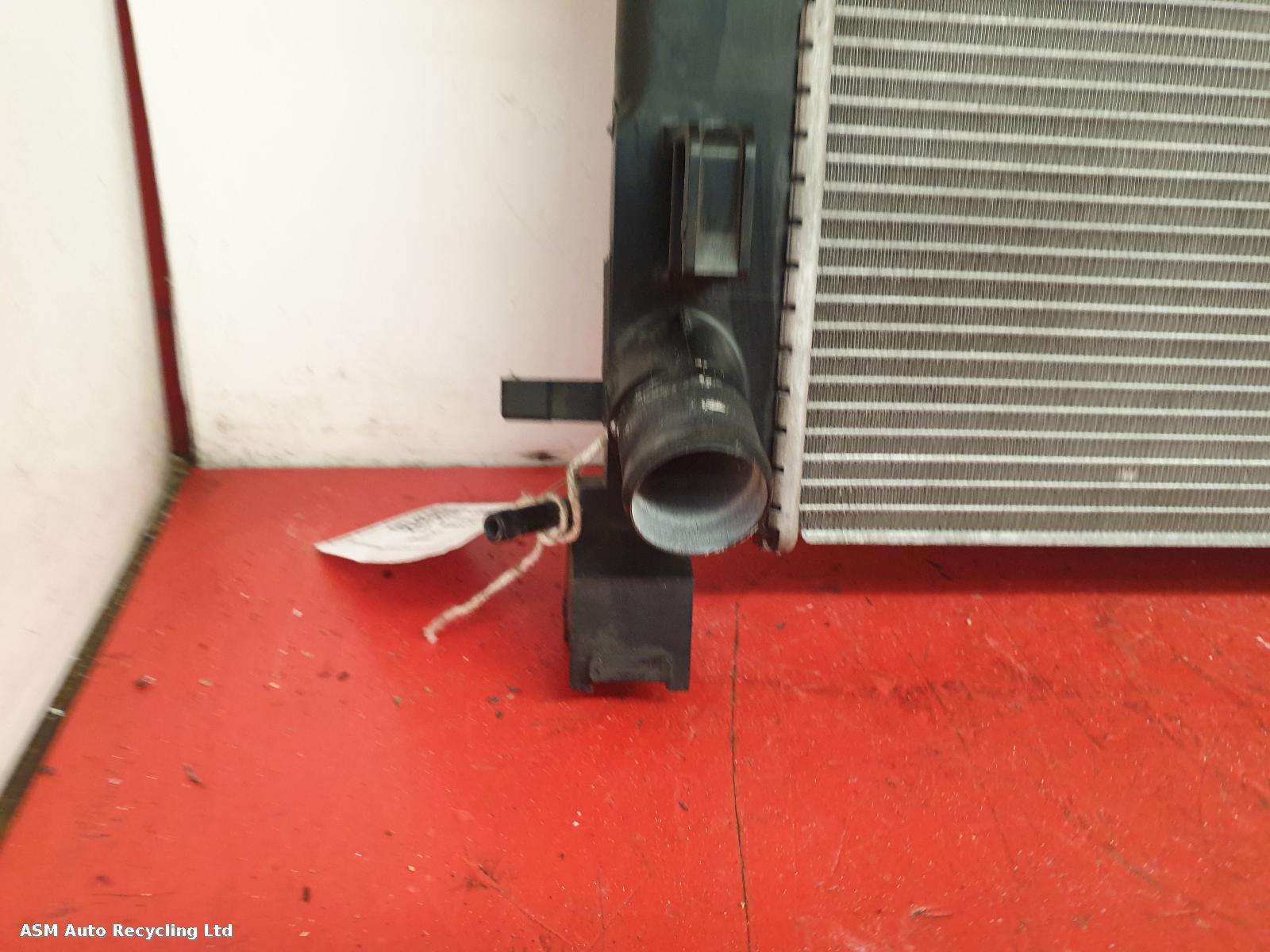 View Auto part Radiator Renault Clio 2013
