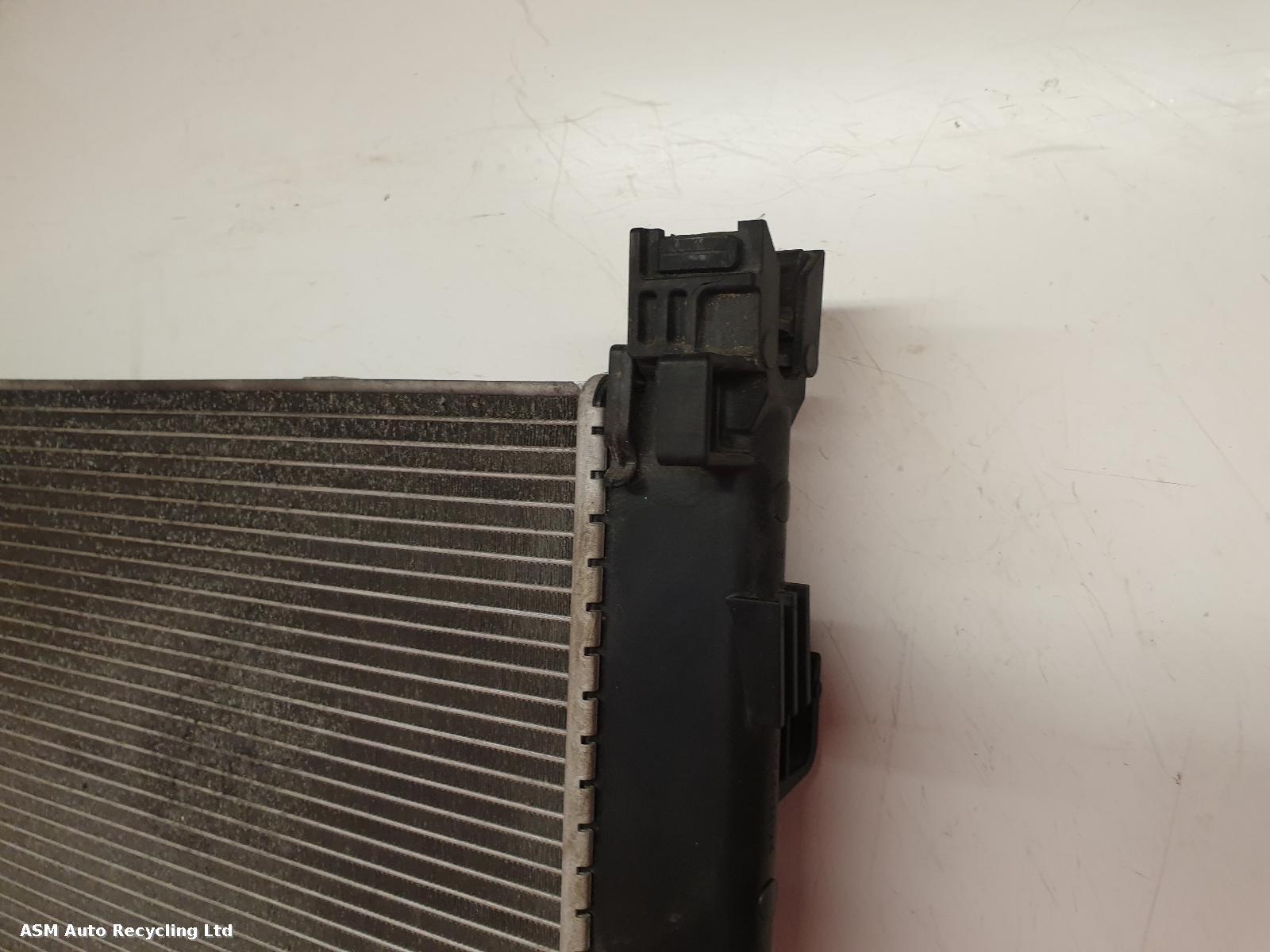 View Auto part Radiator Renault Clio 2013