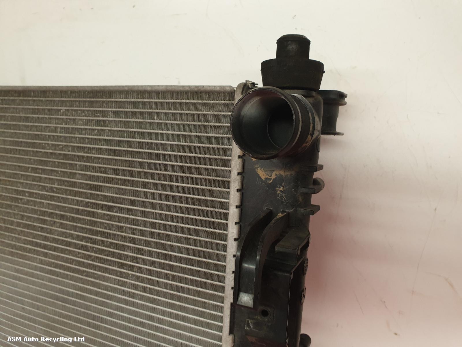 View Auto part Radiator Renault Clio 2013