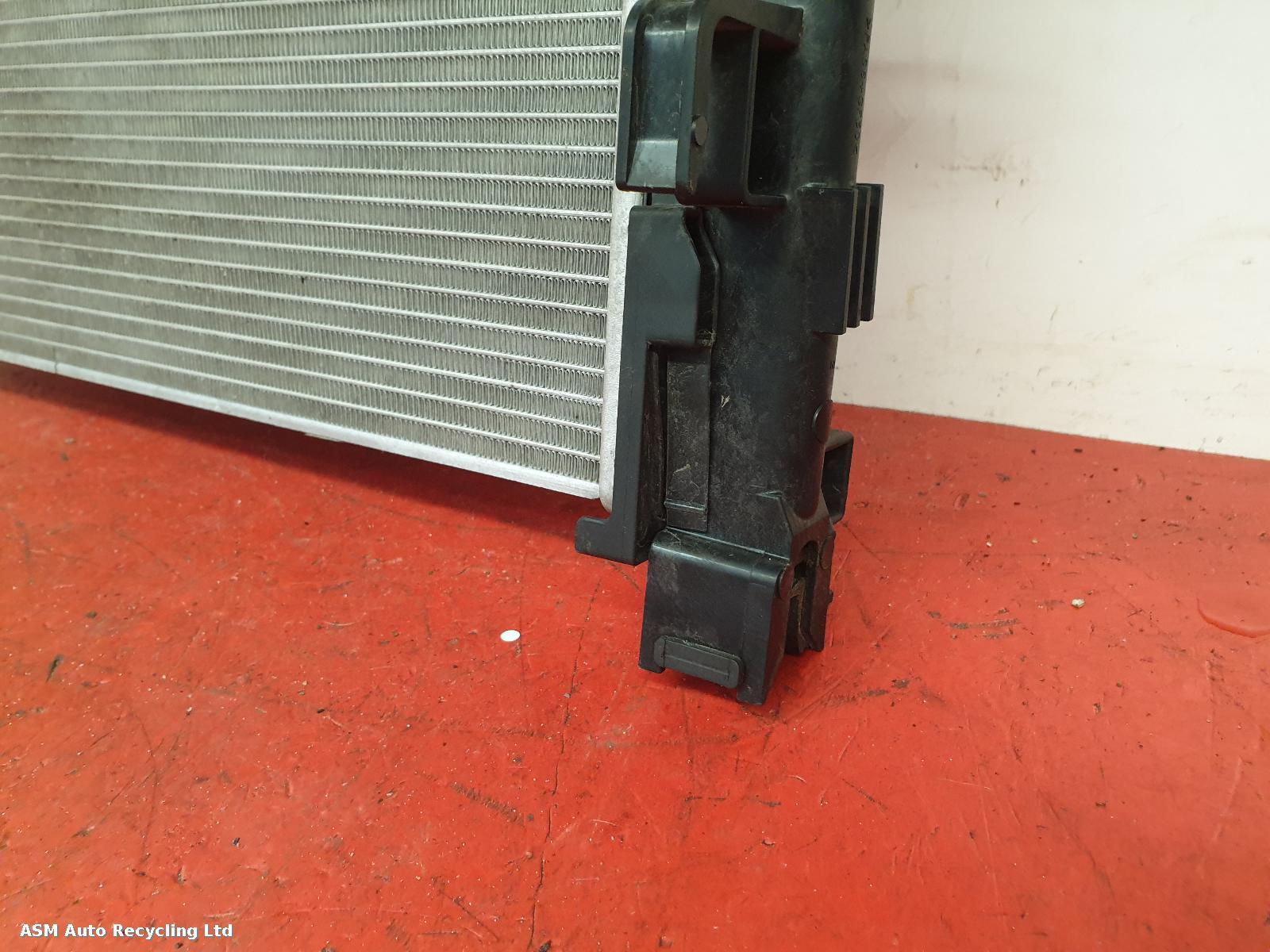 View Auto part Radiator Renault Clio 2013