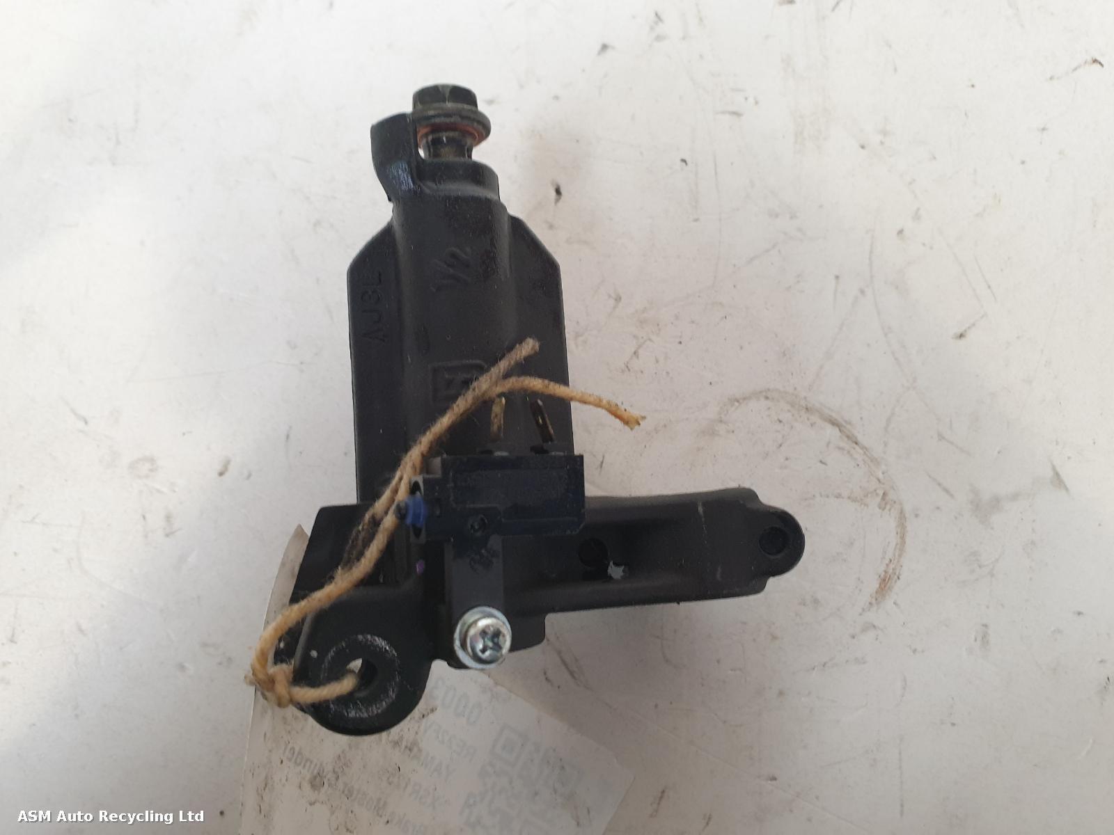 View Auto part Master Cylinder Yamaha Xsr125 2022