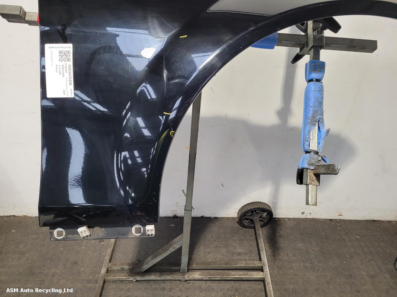 View Auto part R Wing Mercedes C Class 2008