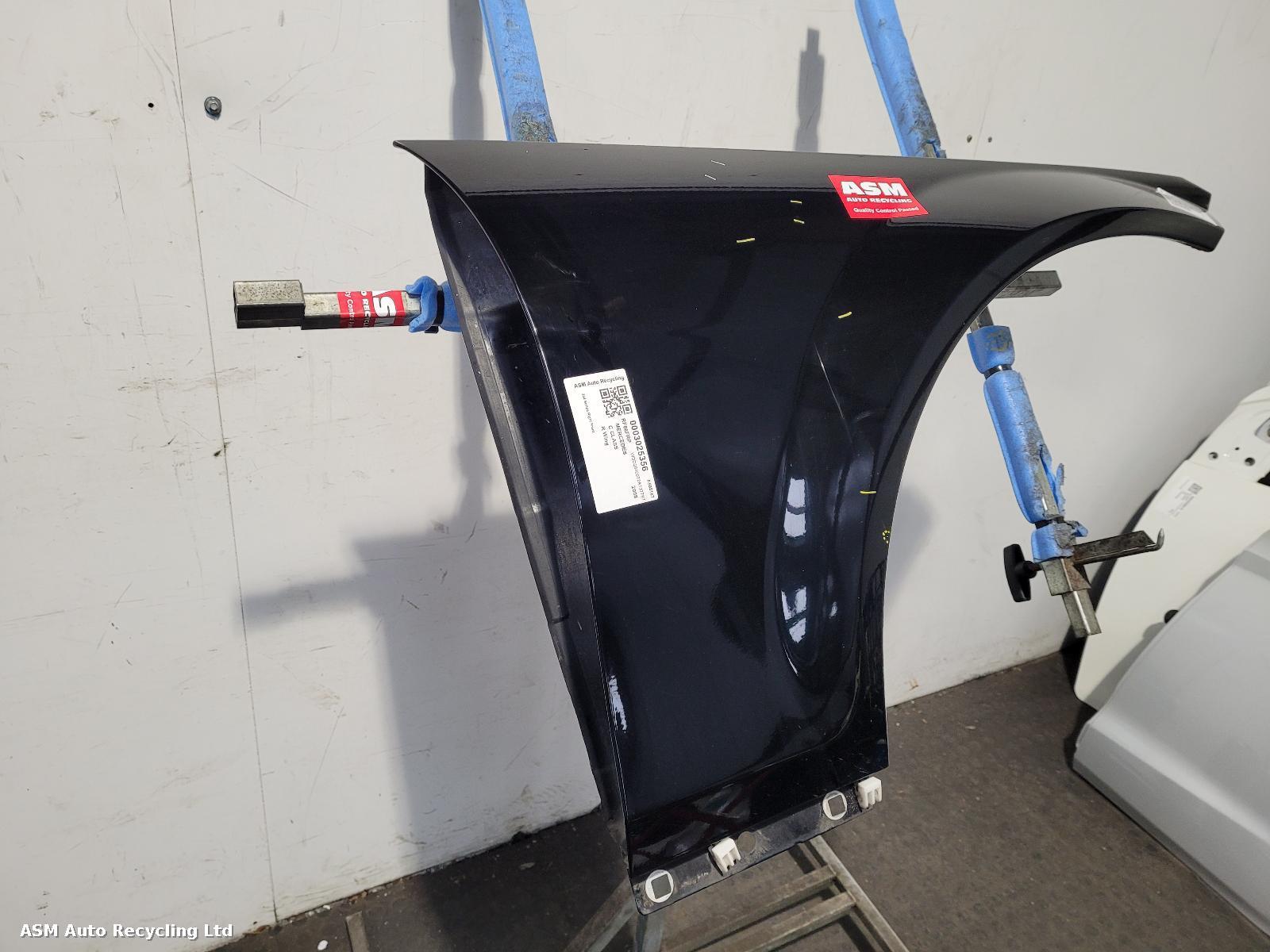 View Auto part R Wing Mercedes C Class 2008