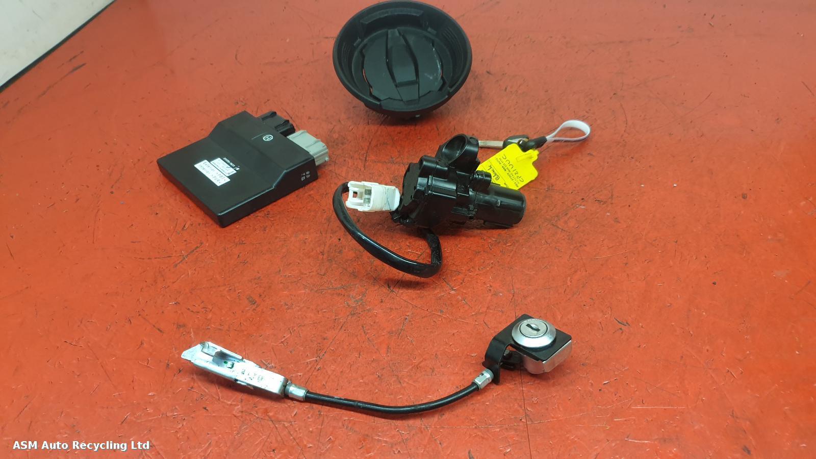 View Auto part Comp.Lock Set + Keys Kawasaki Z650 2021
