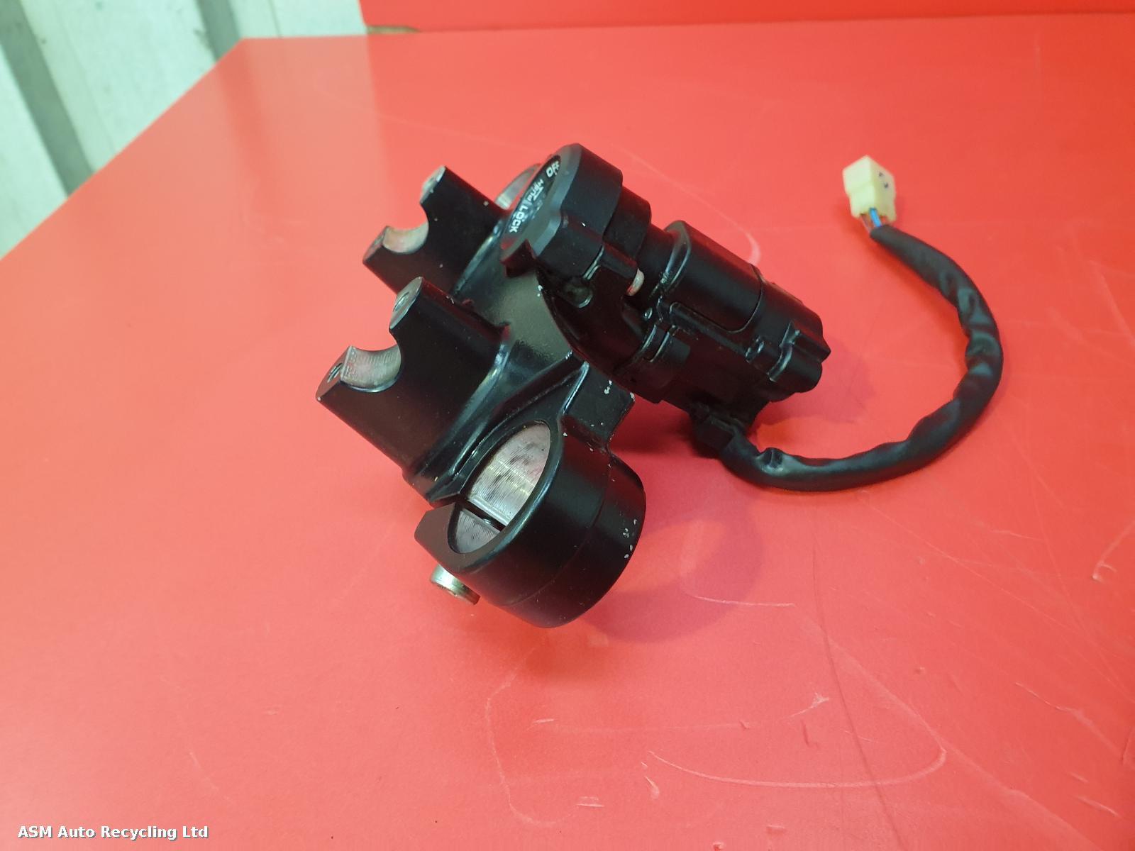 View Auto part Comp.Lock Set + Keys Honda Cbf 500 2008