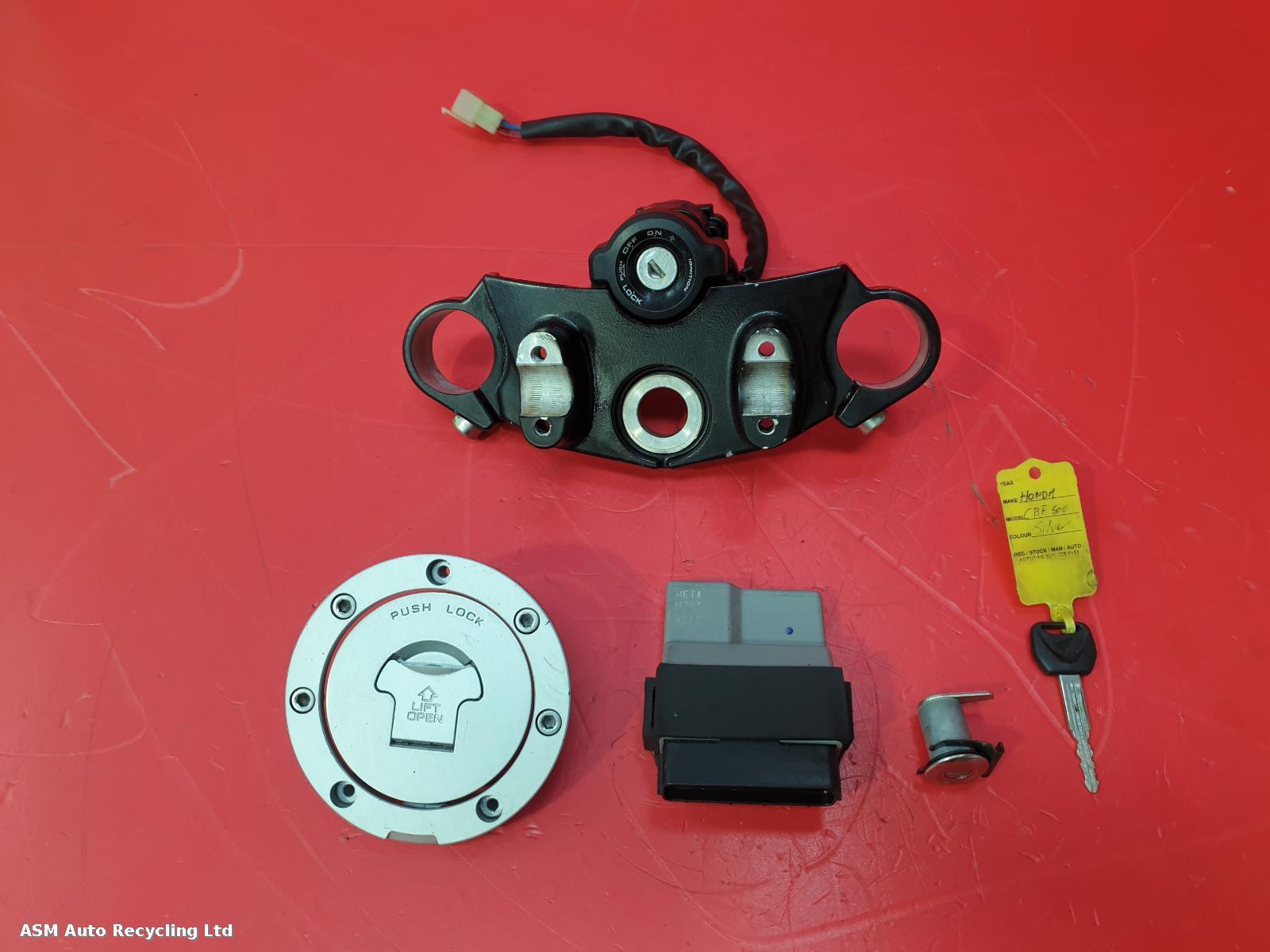 View Auto part Comp.Lock Set + Keys Honda Cbf 500 2008