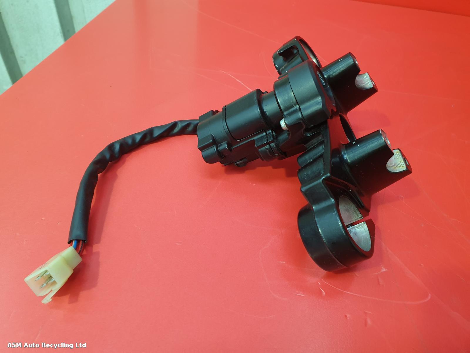 View Auto part Comp.Lock Set + Keys Honda Cbf 500 2008
