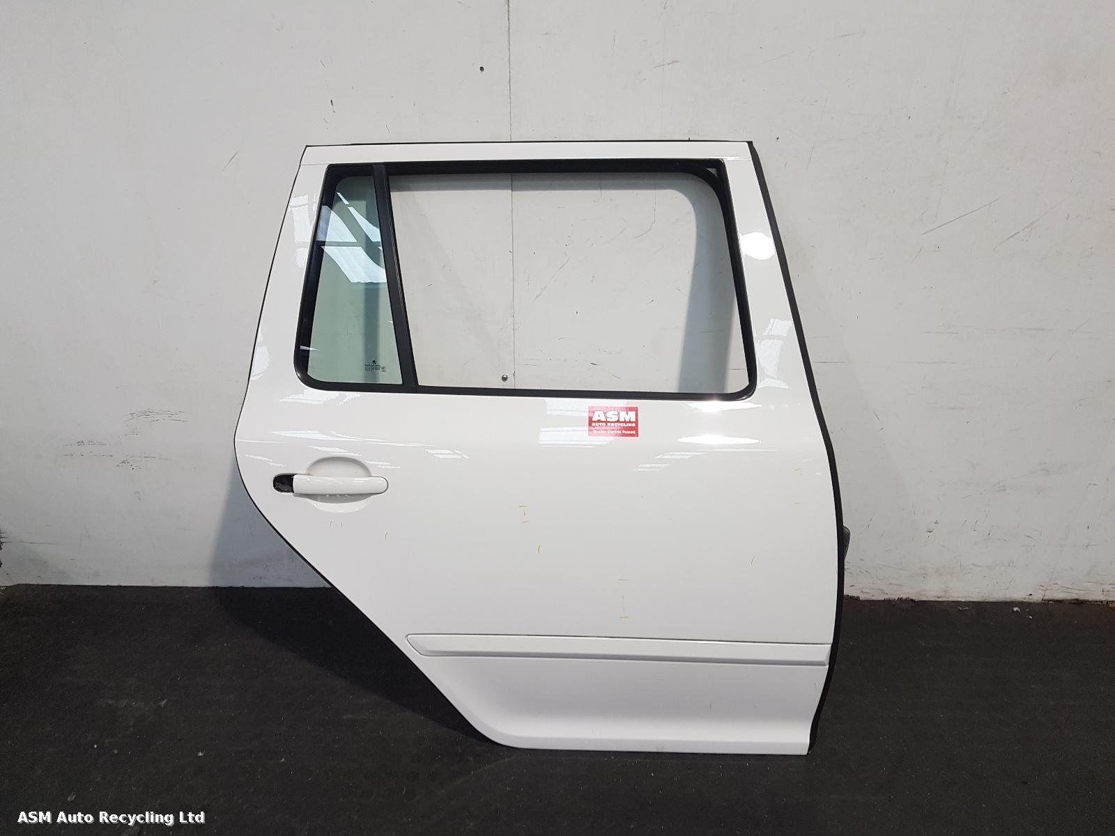 View Auto part R Rear Door Skoda Octavia 2010
