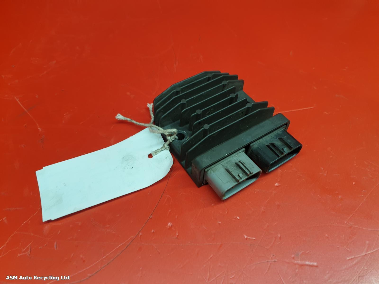 View Auto part Regulator/Rectifier Triumph Tiger 800 2015