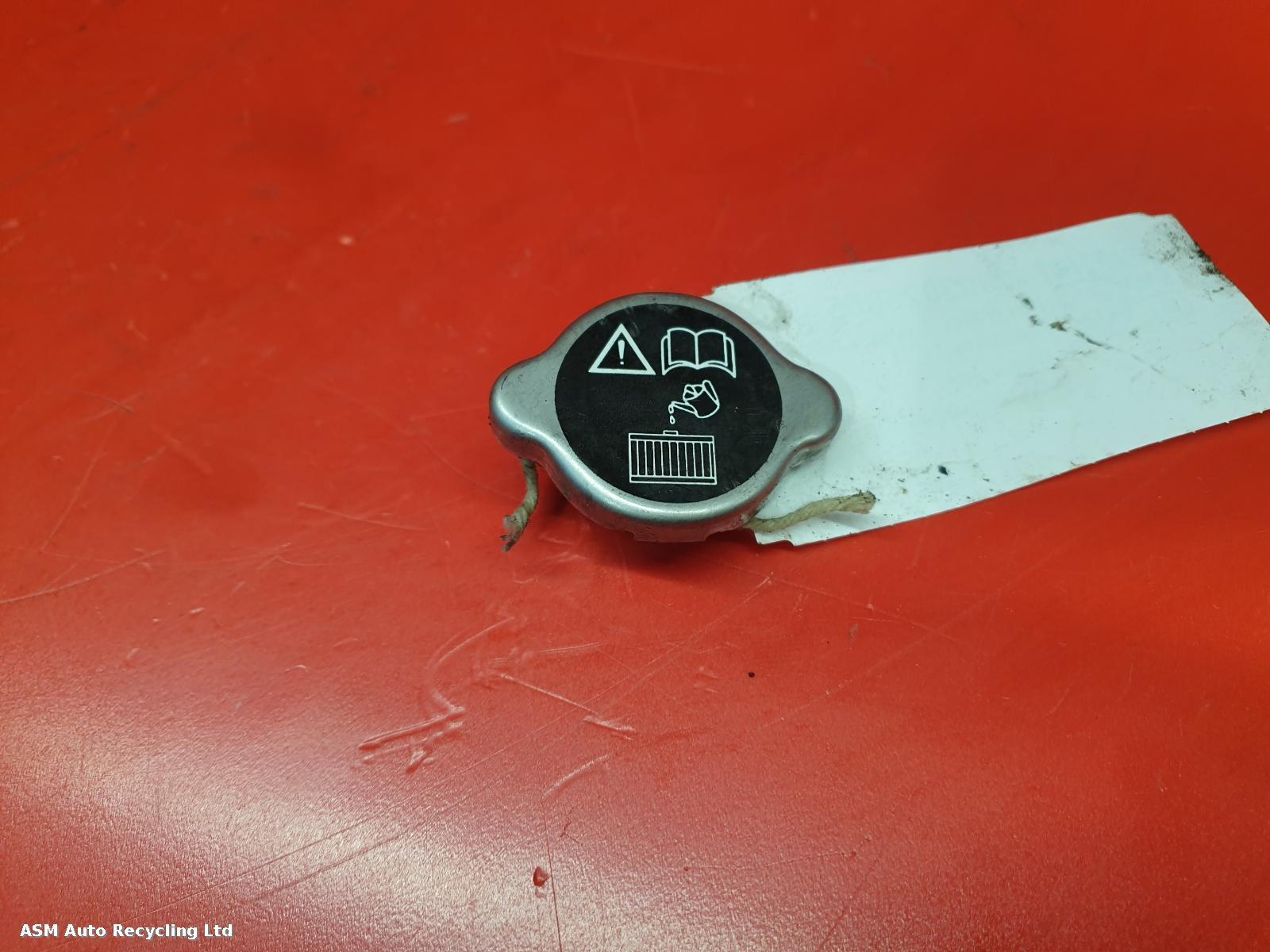 View Auto part Radiator Cap Triumph Tiger 800 2015
