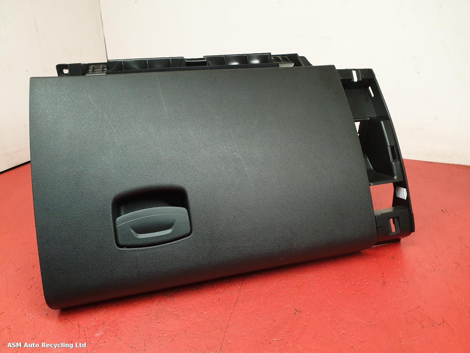 View Auto part Glove Box Renault Kadjar 2016