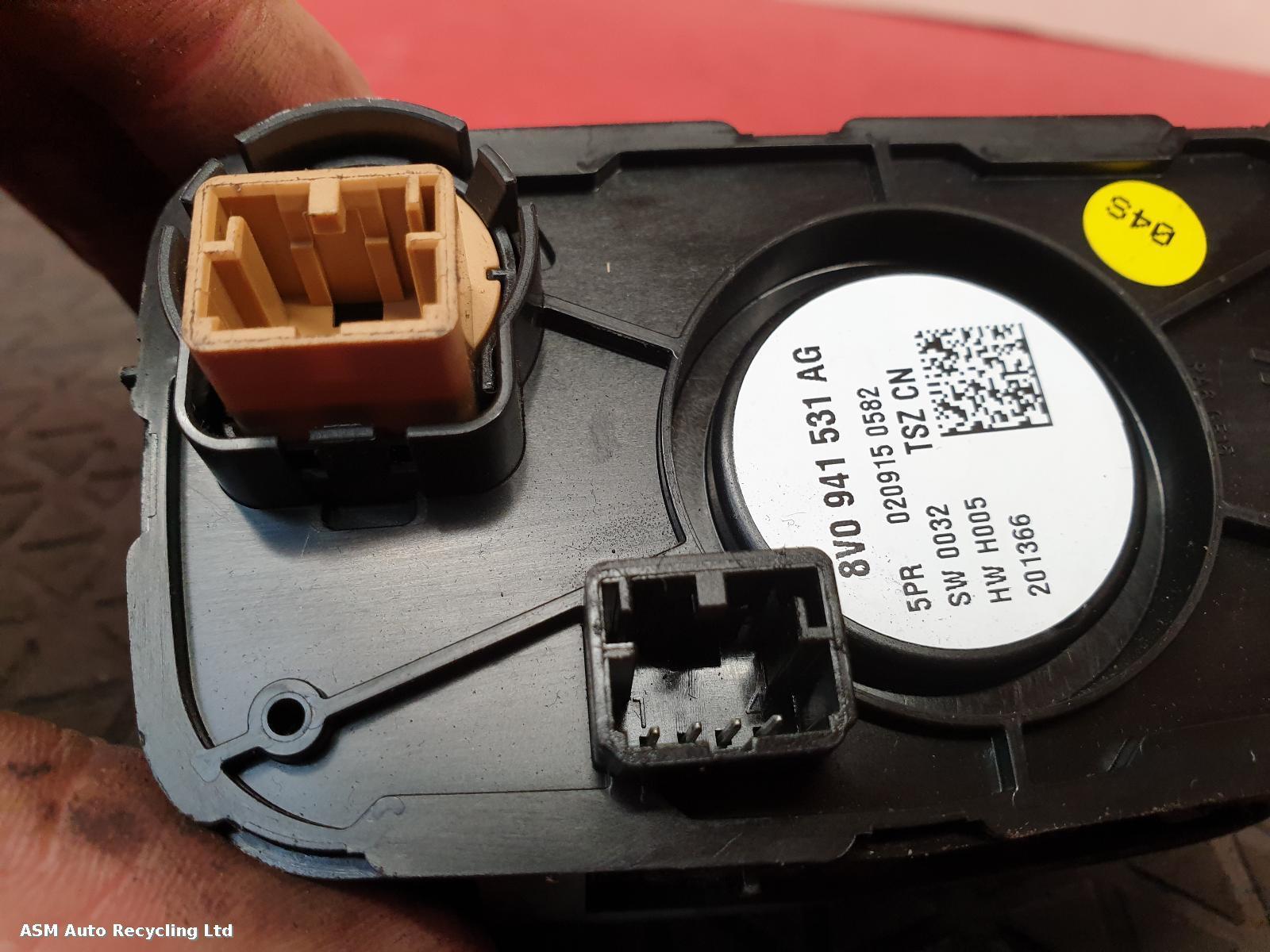 View Auto part Headlight Switch Audi A3 2016