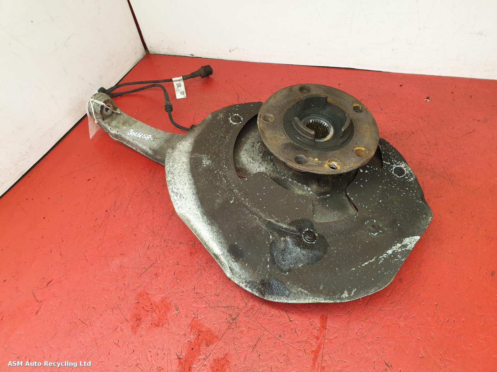 View Auto part RF Hub/Stub Axle Assembly Porsche Cayenne 2016
